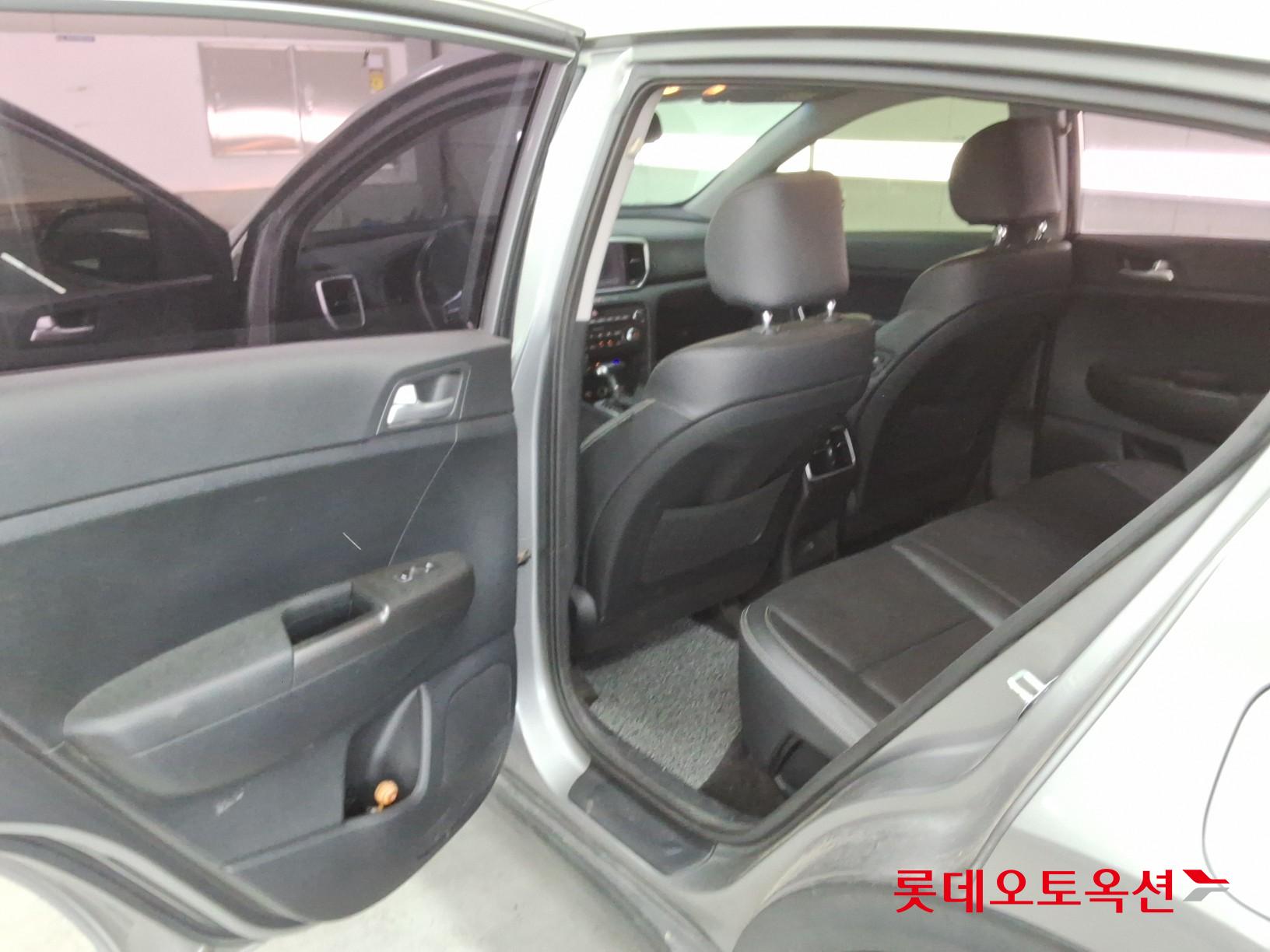 2021 - kia sportage
