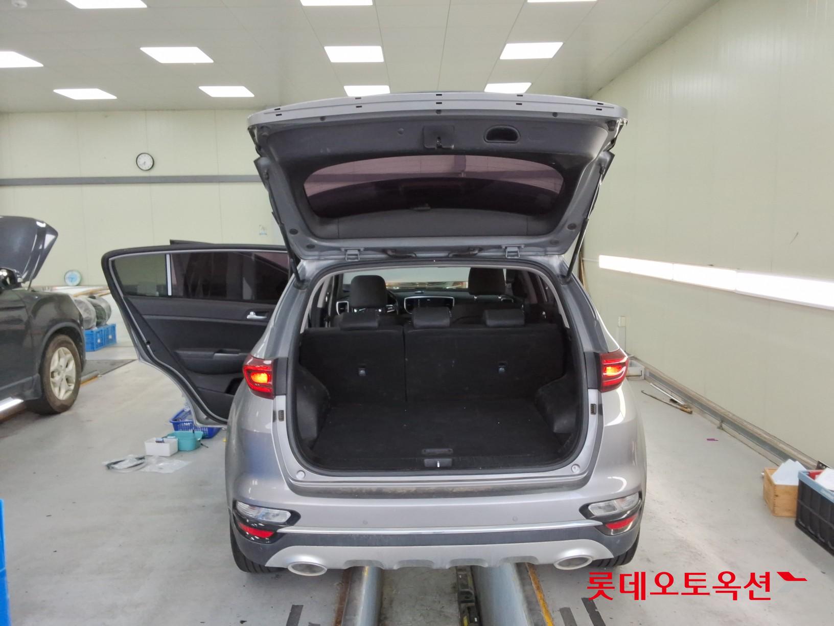 2021 - kia sportage