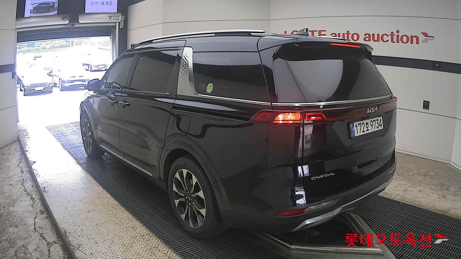 2023 - kia carnival
