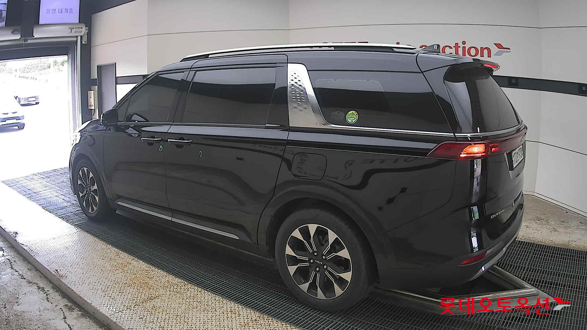 2023 - kia carnival