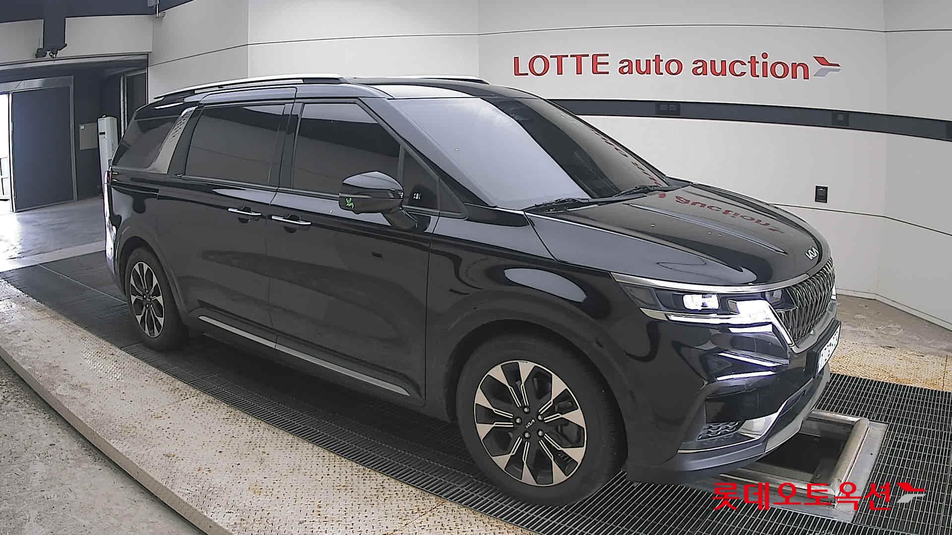 2023 - kia carnival