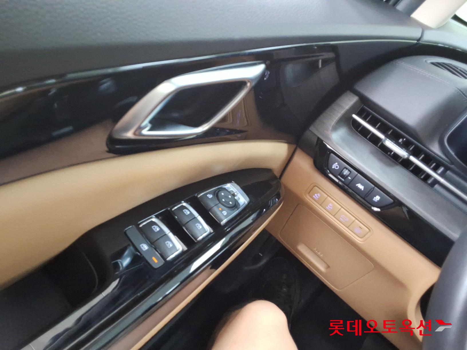 2023 - kia carnival