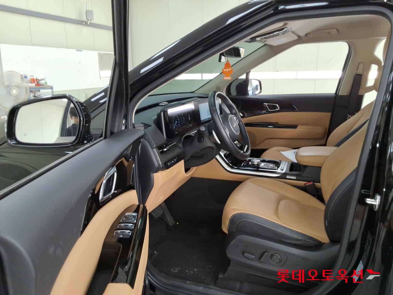 2023 - kia carnival