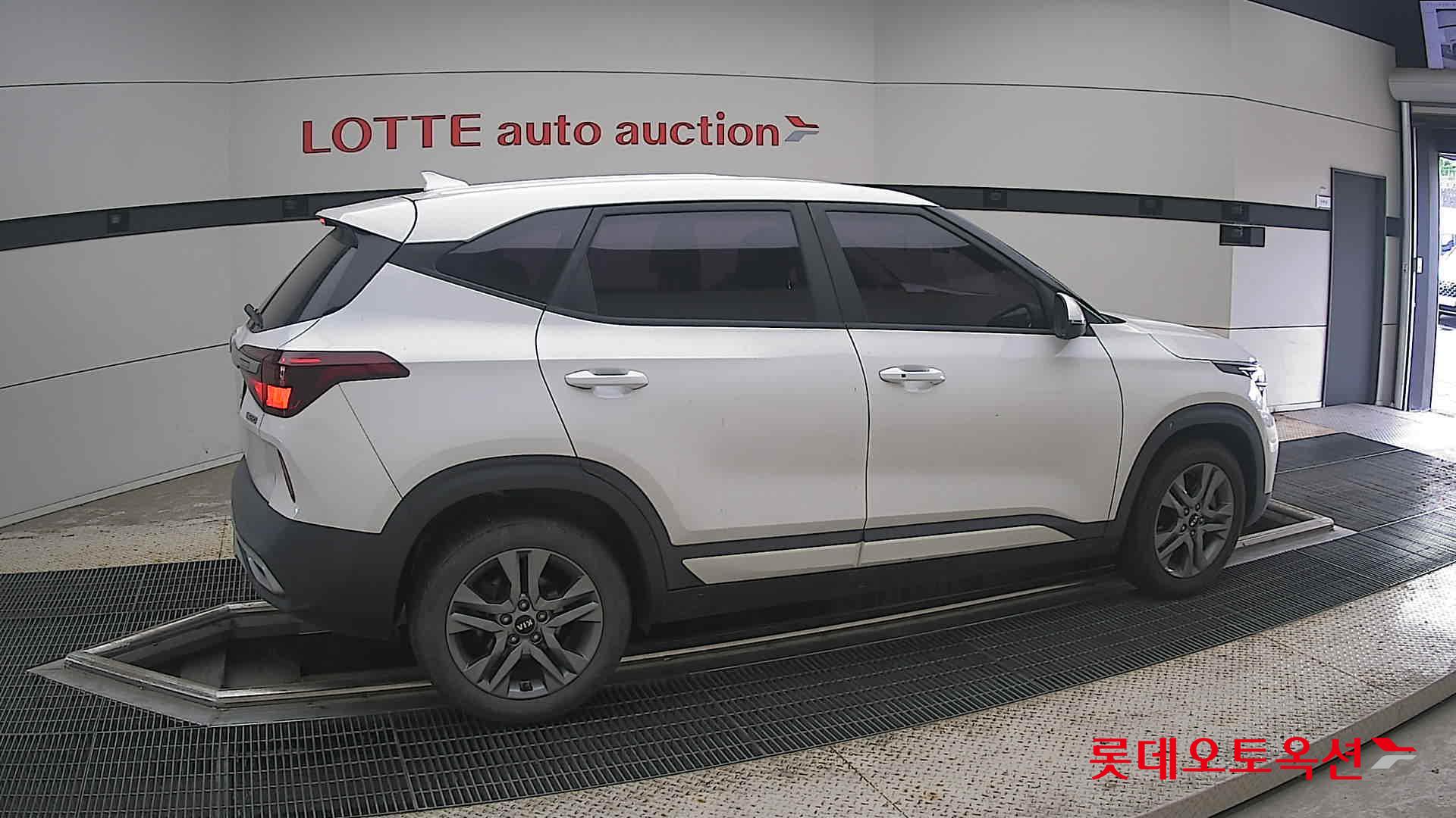 2021 - kia seltos