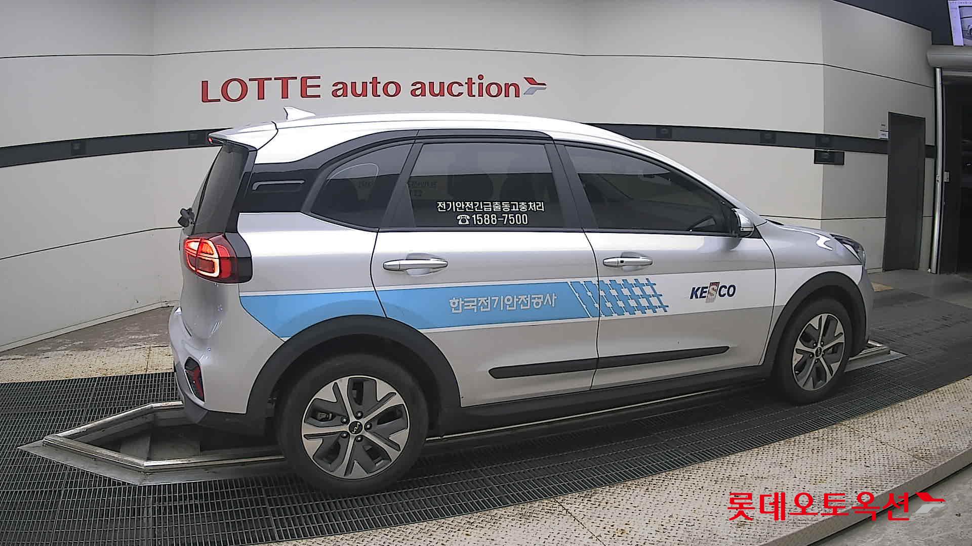 2023 - kia niro