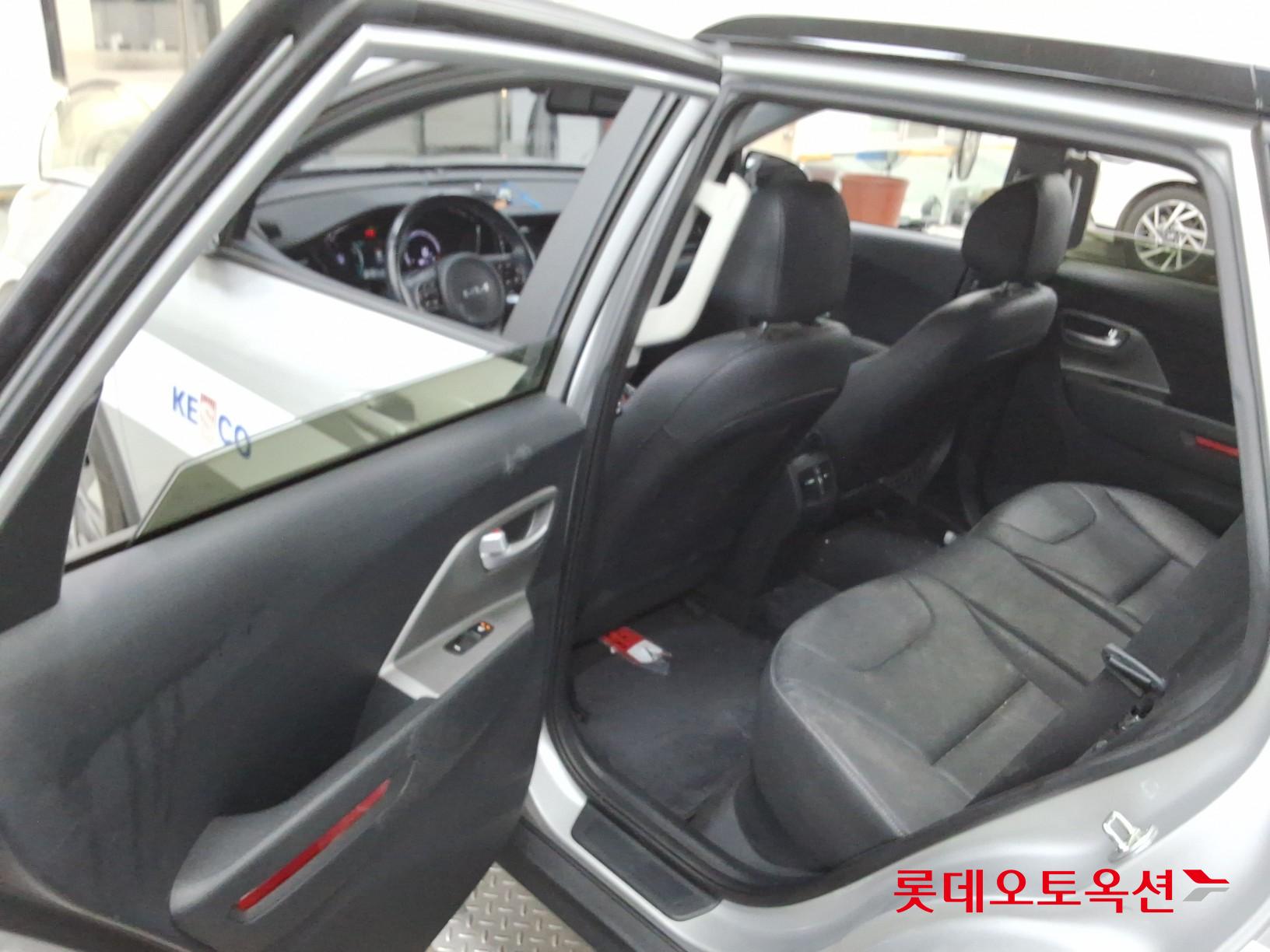 2023 - kia niro