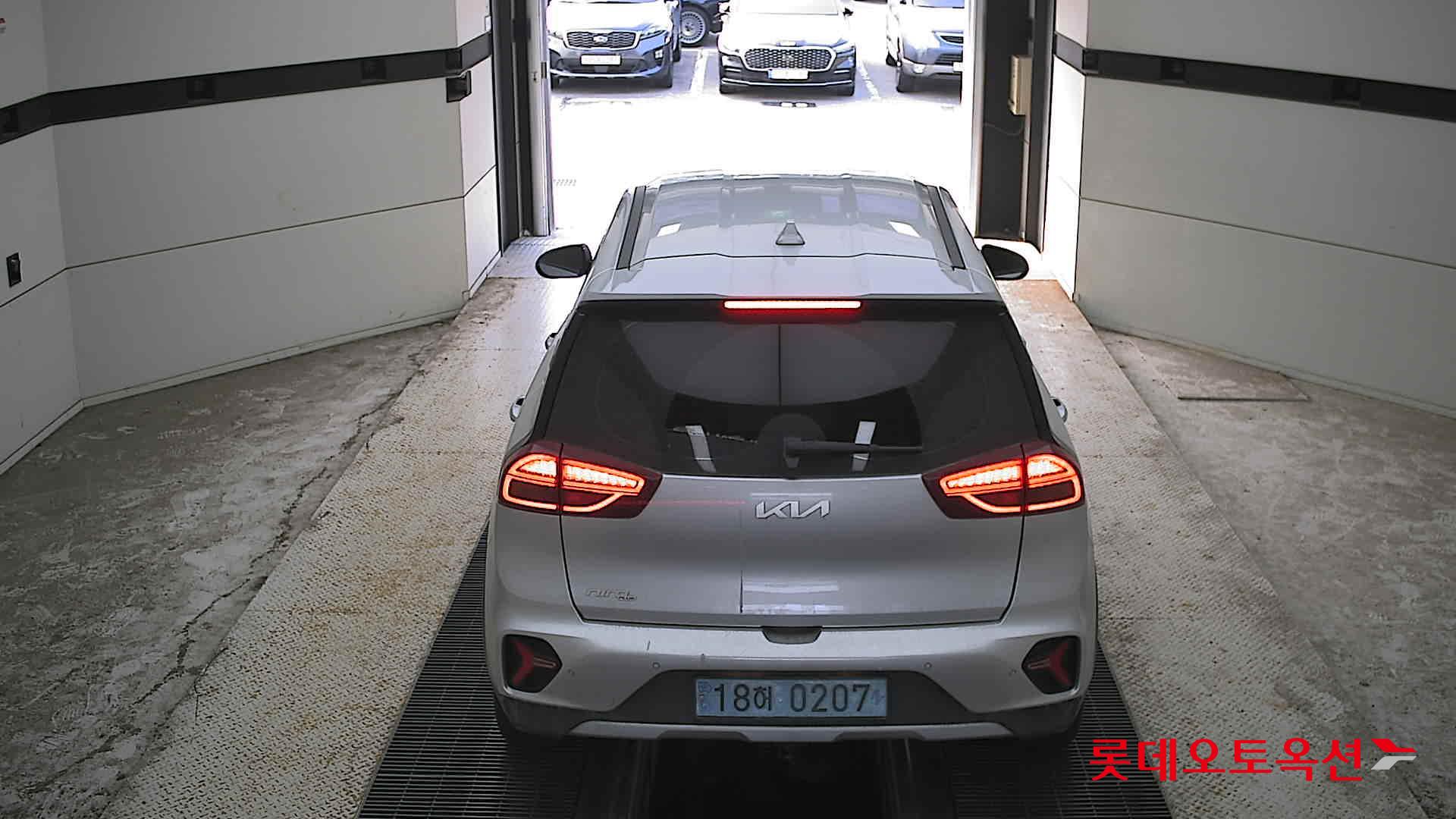 كيا Niro 2023 — صورة 11