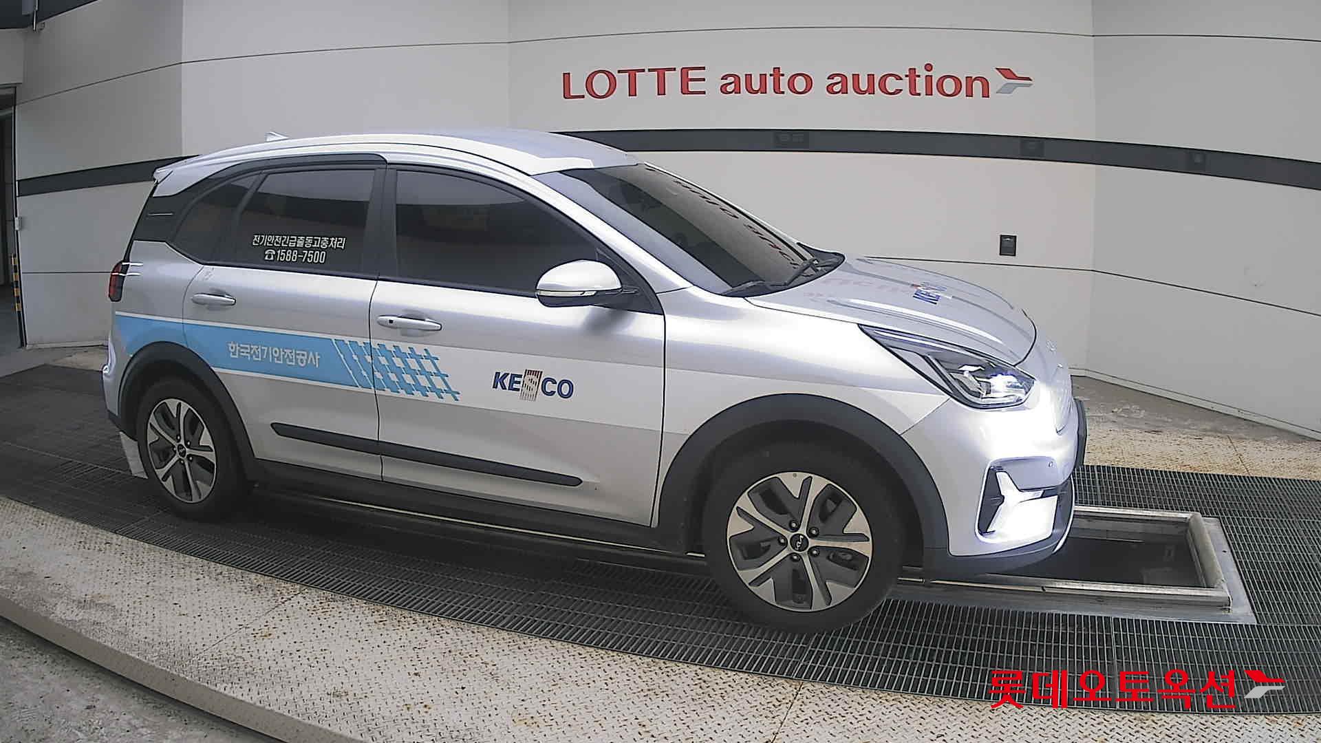 كيا Niro 2023 — صورة 17