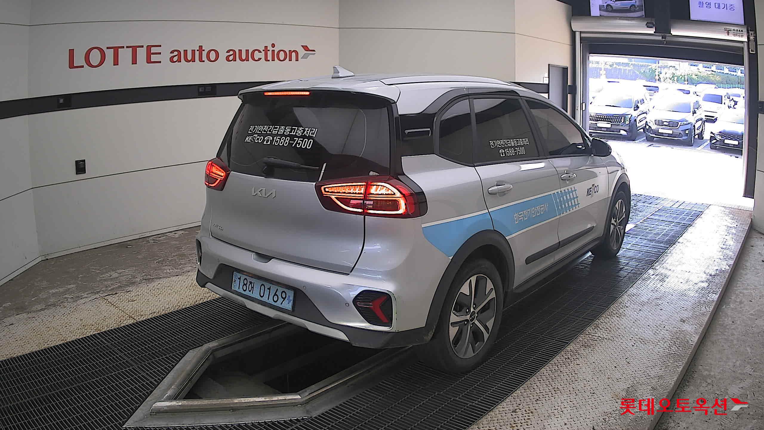 كيا Niro 2023 — صورة 12