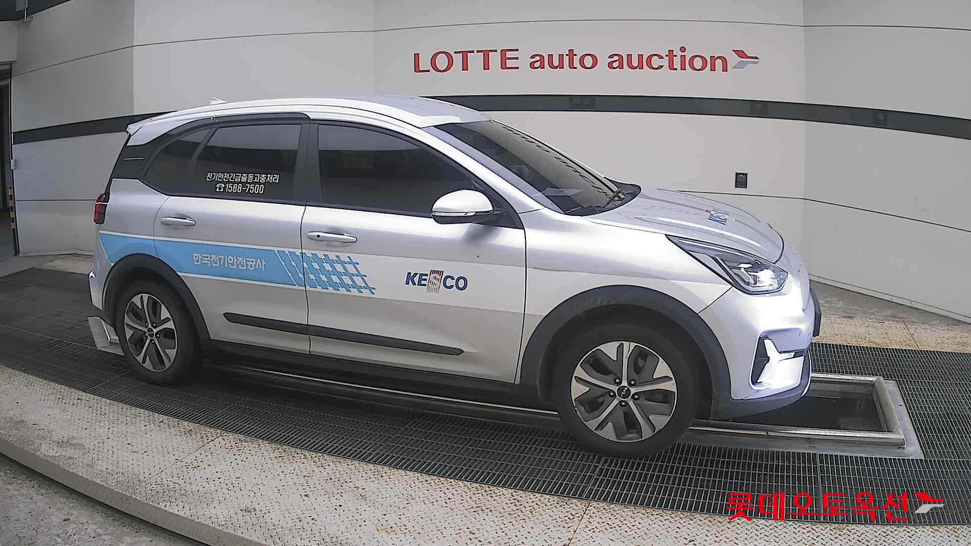 كيا Niro 2023 — صورة 17