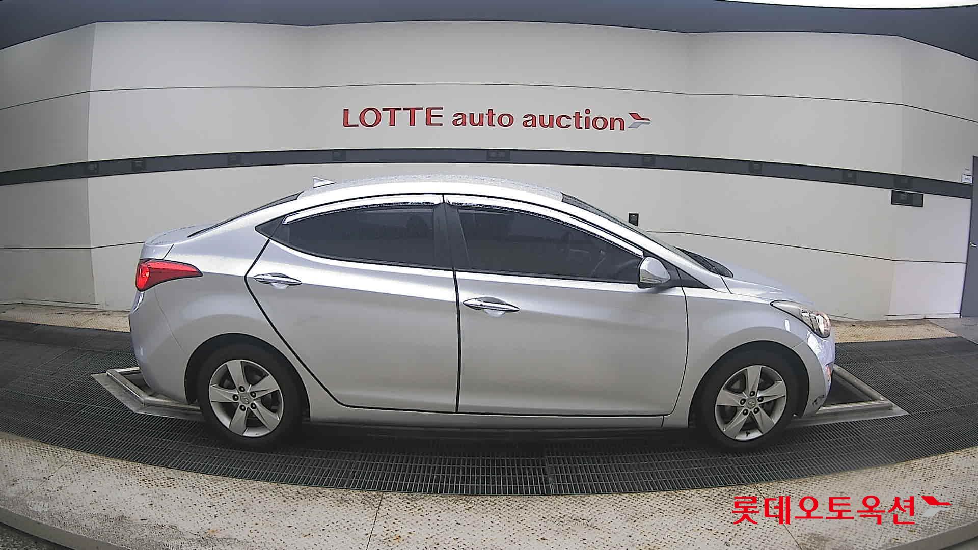 2013 - hyundai avante