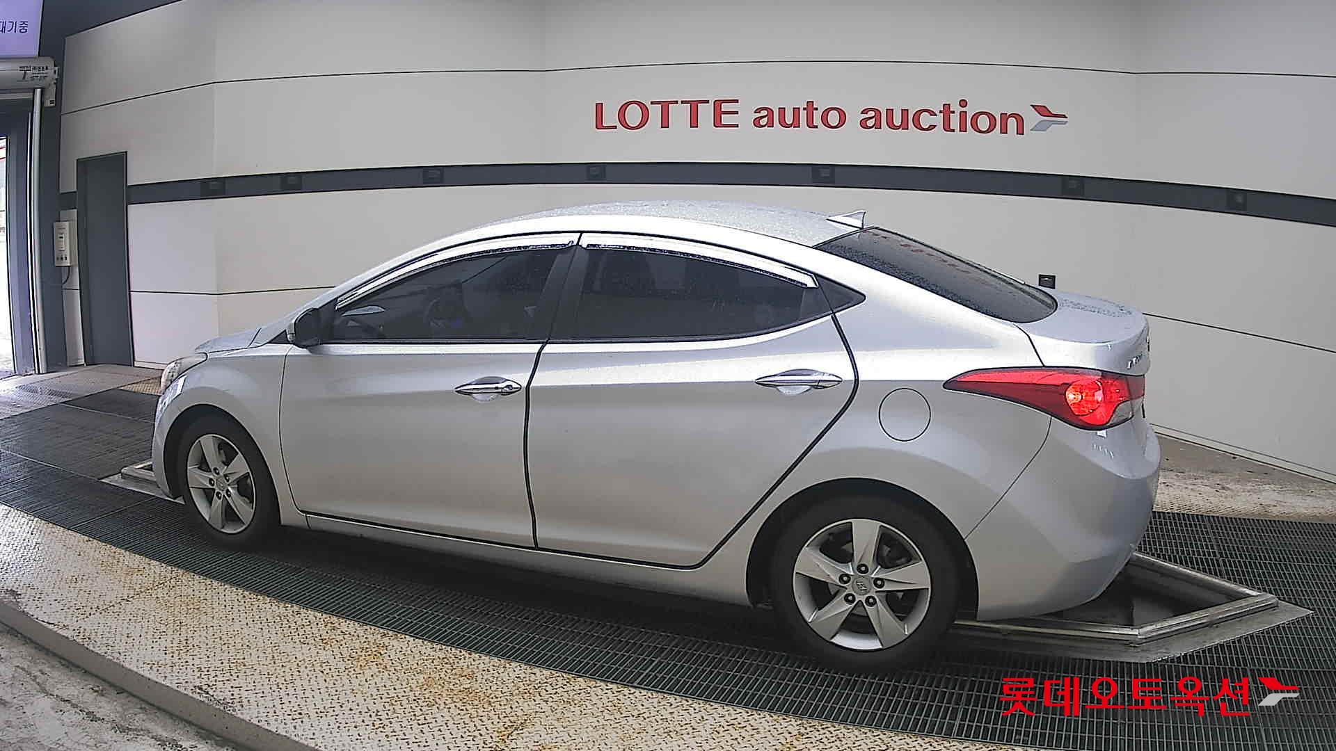 2013 - hyundai avante