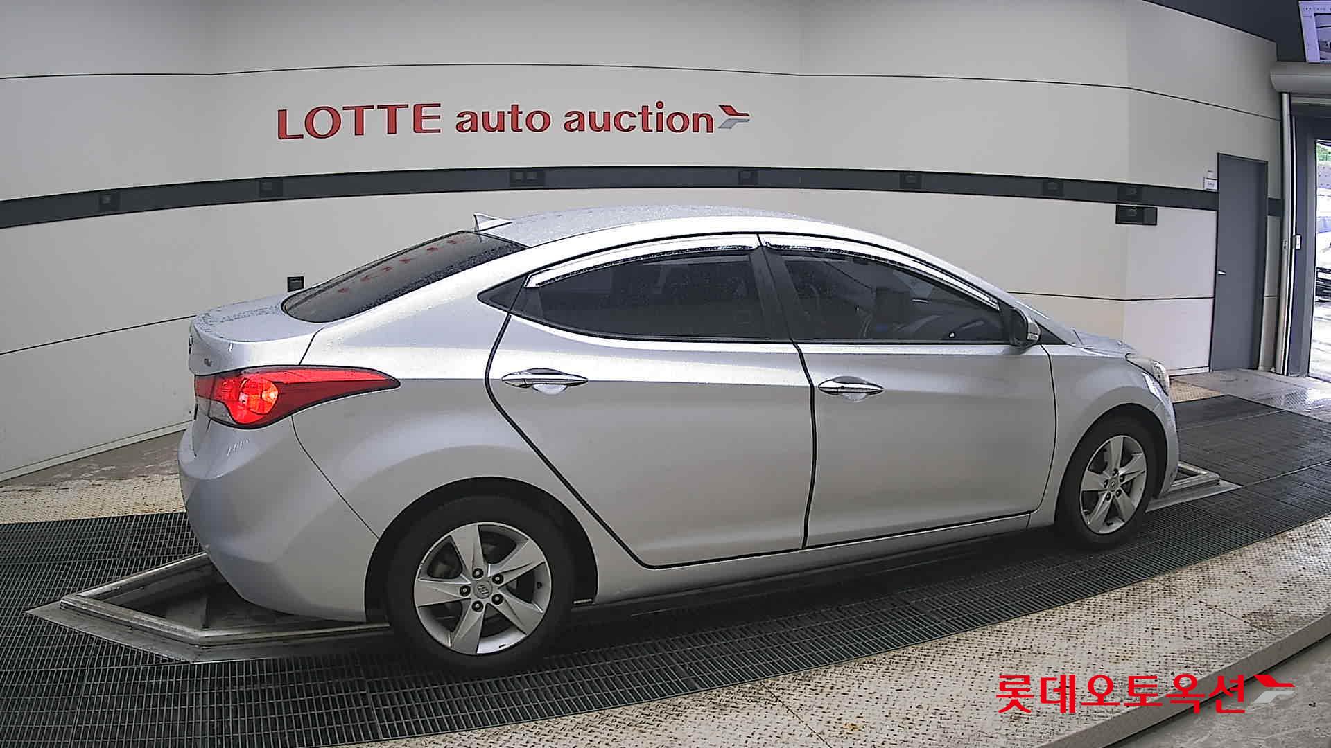 2013 - hyundai avante