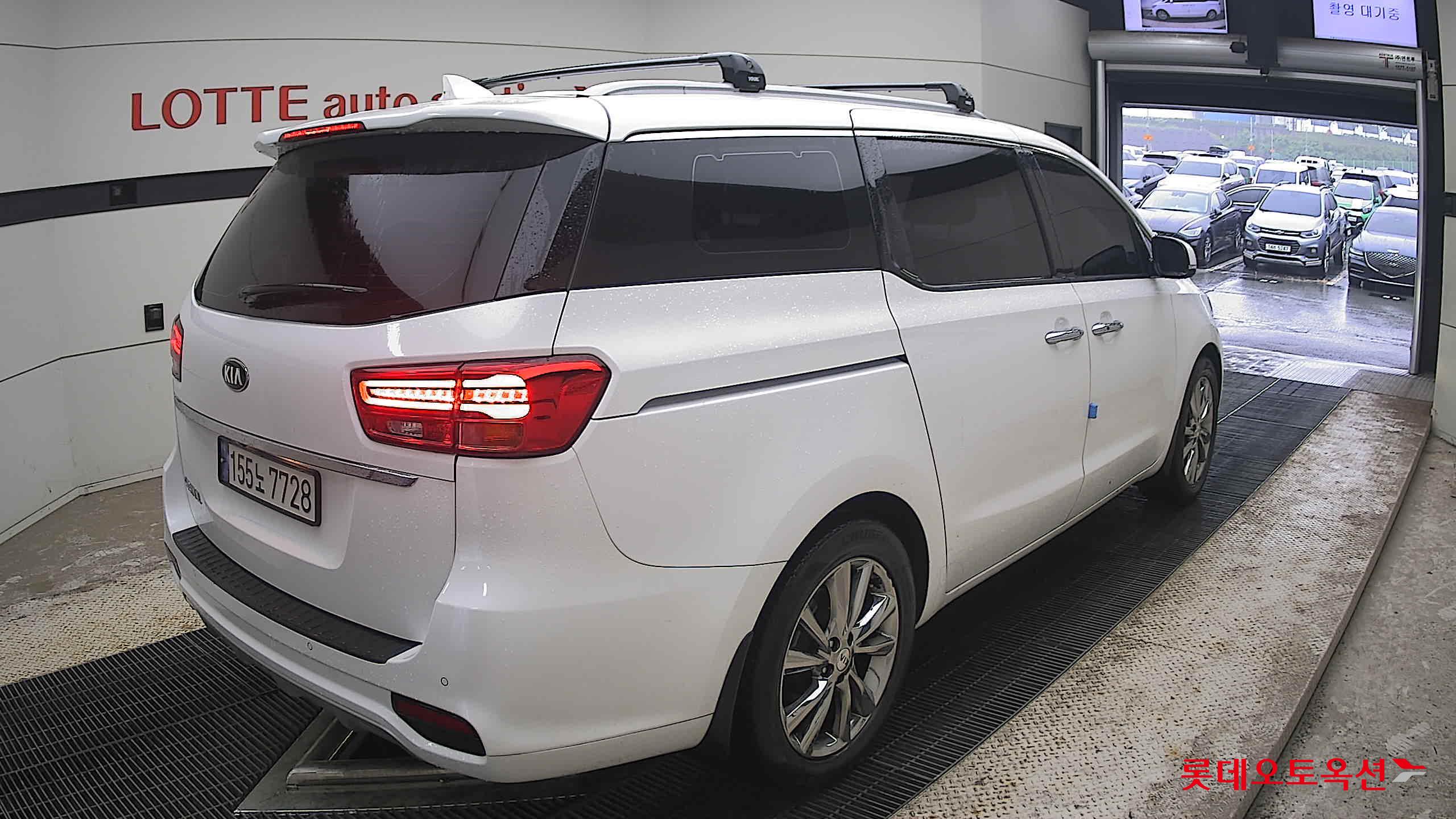 2020 - kia carnival