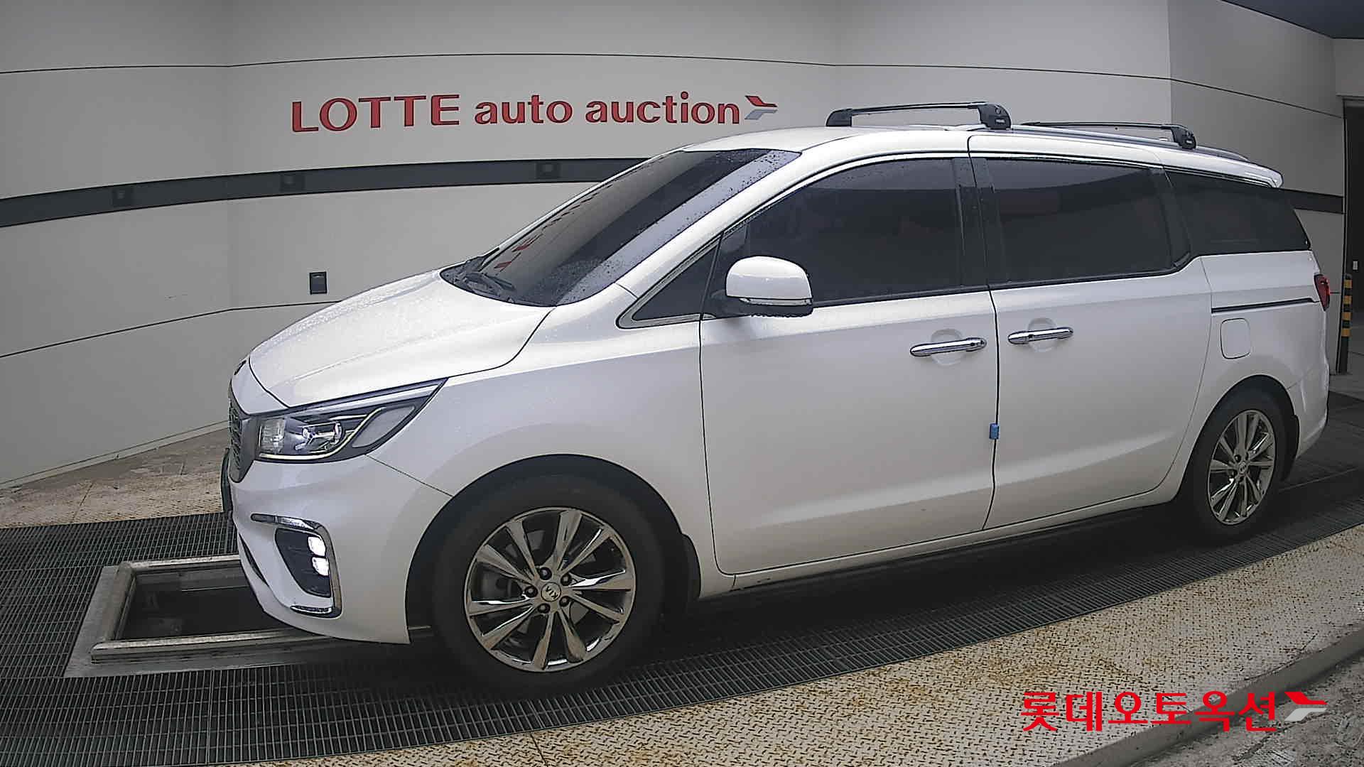 2020 - kia carnival