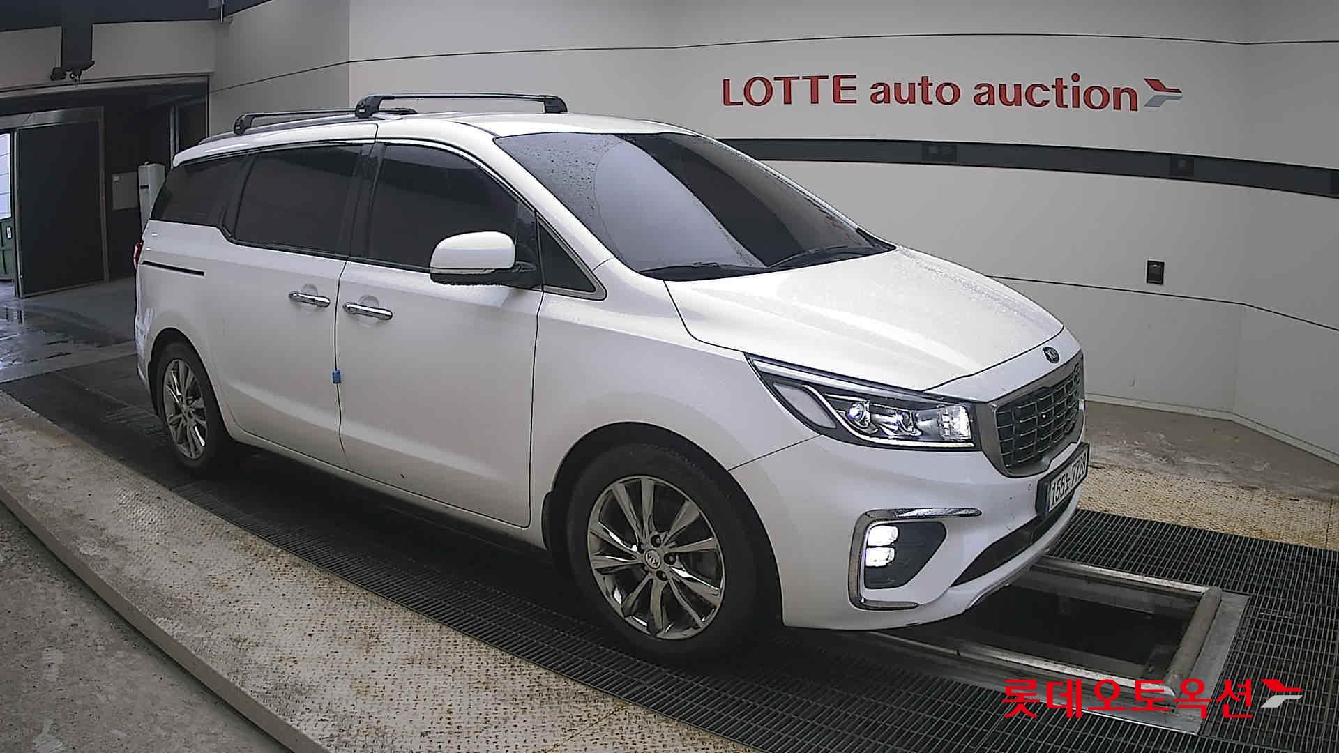 2020 - kia carnival