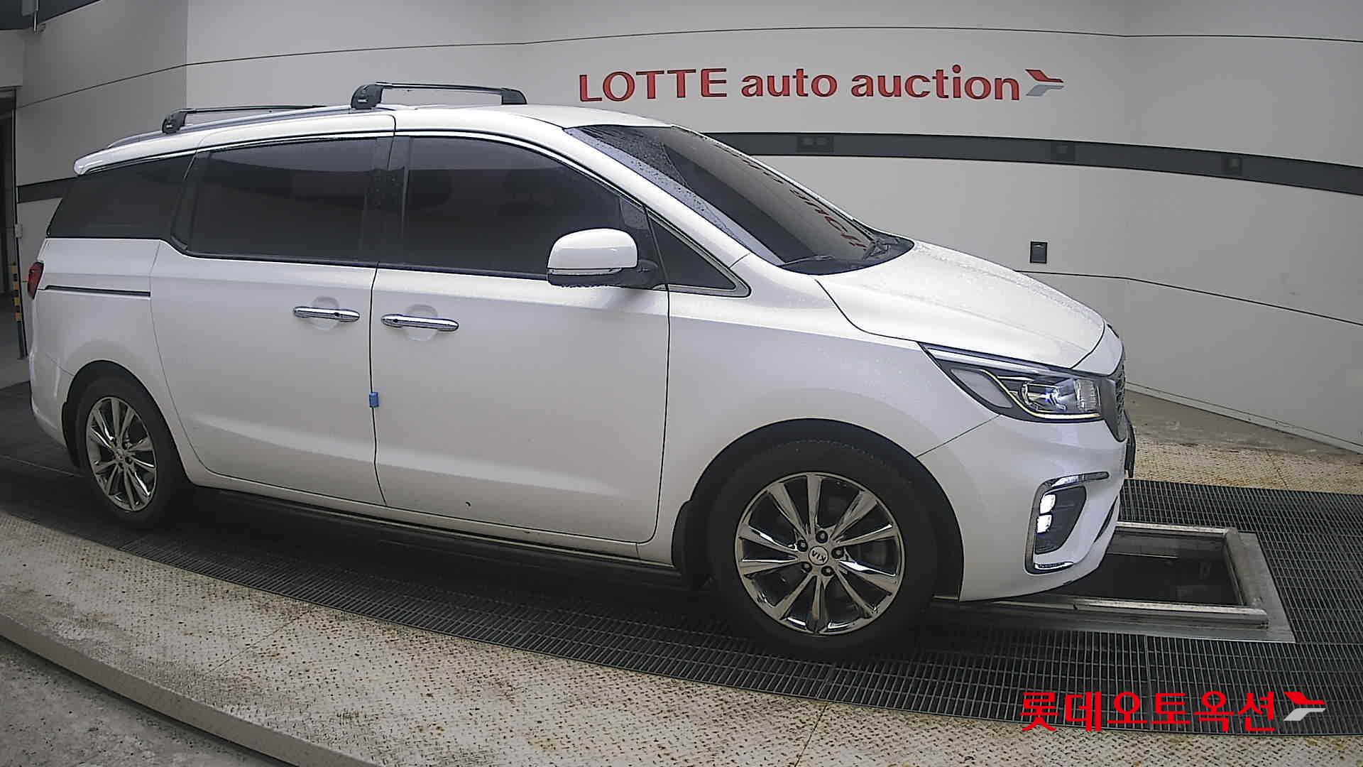 2020 - kia carnival