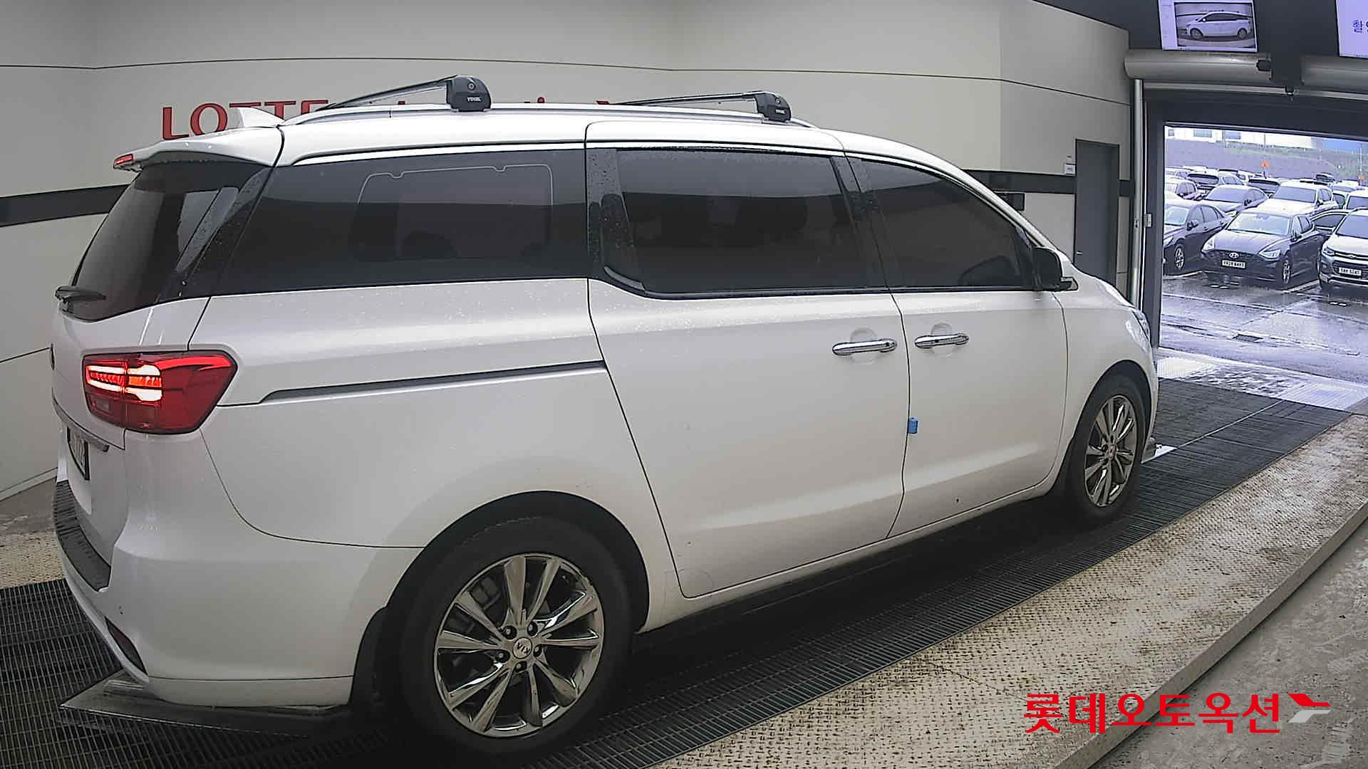 2020 - kia carnival