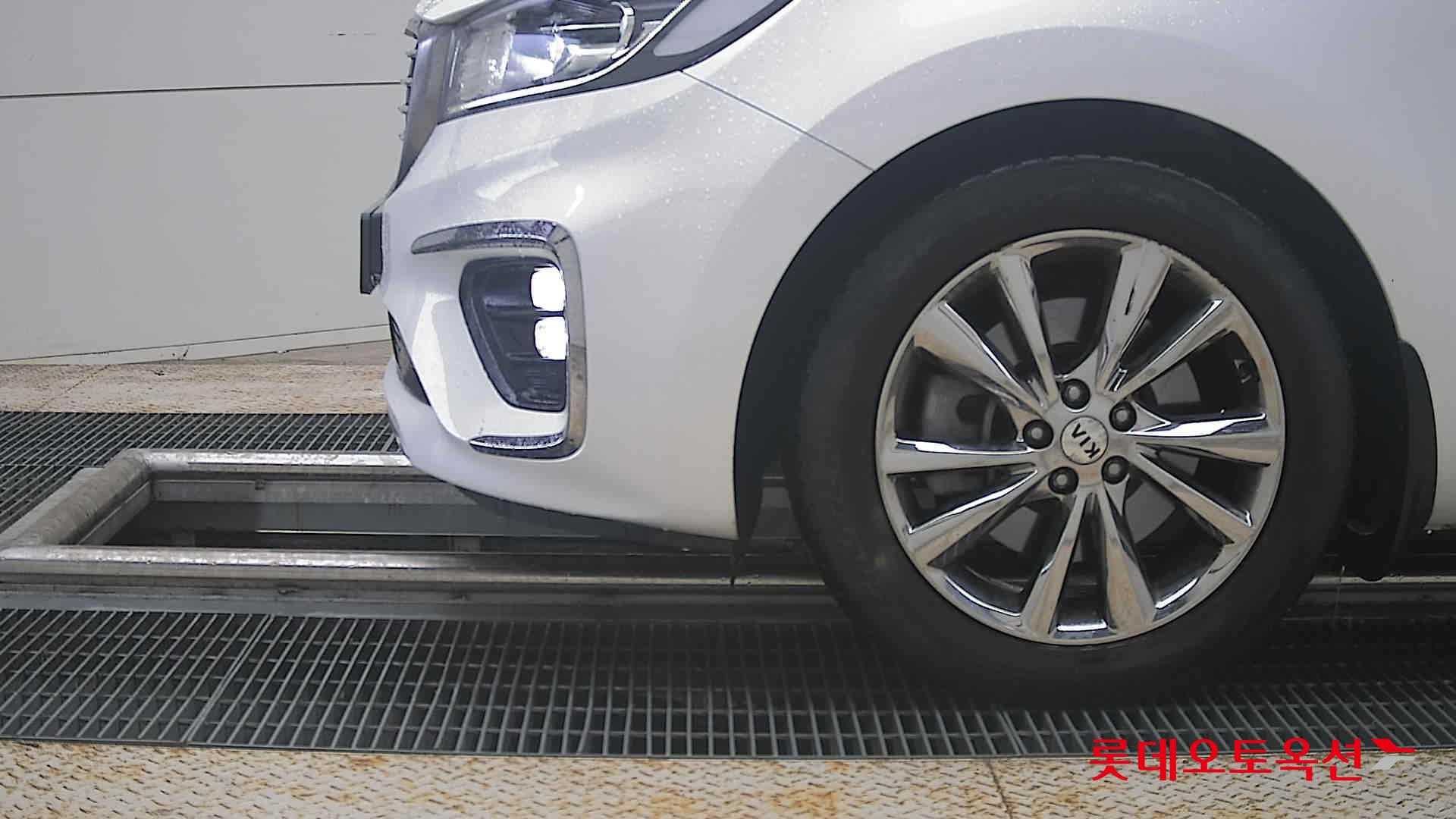 2020 - kia carnival