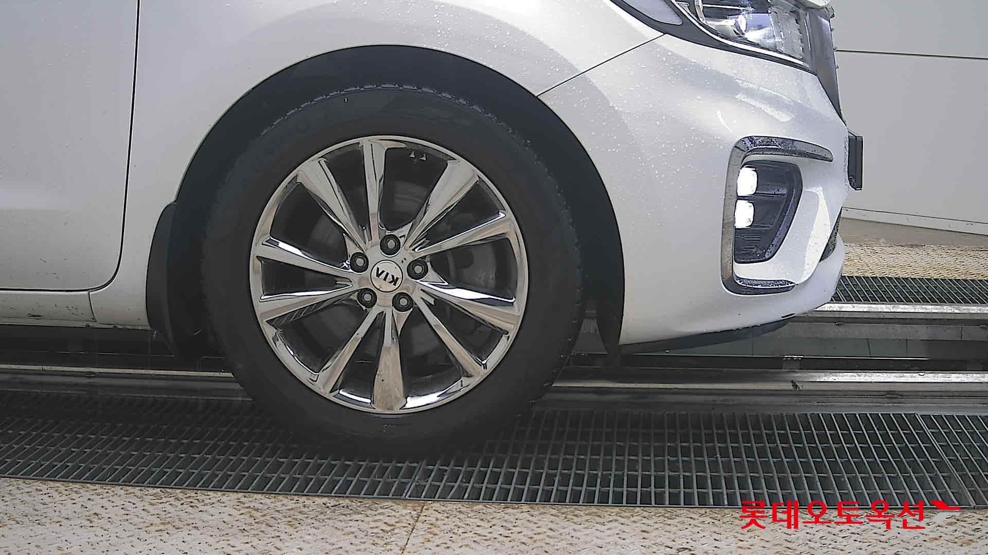 2020 - kia carnival