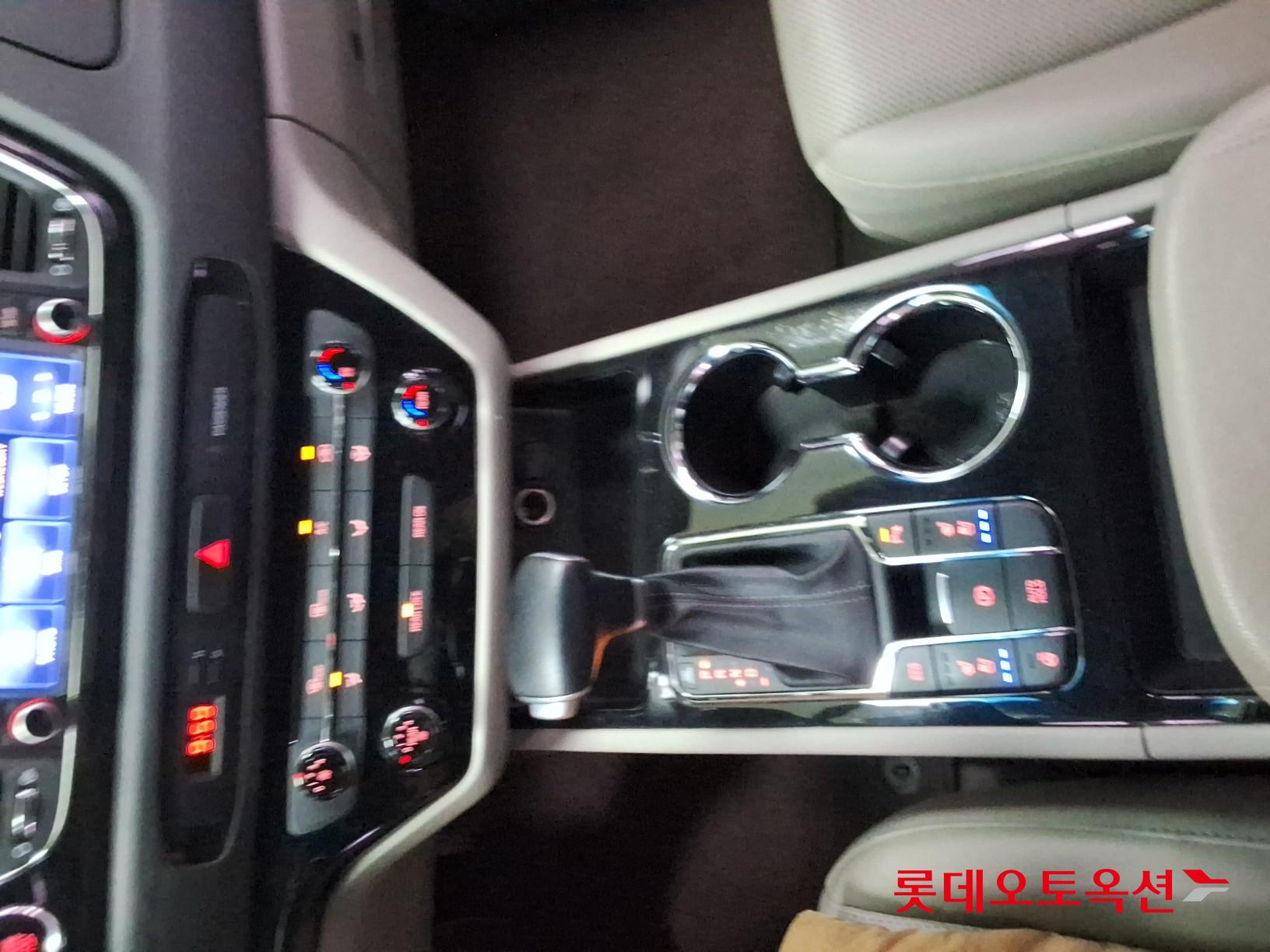 2020 - kia carnival