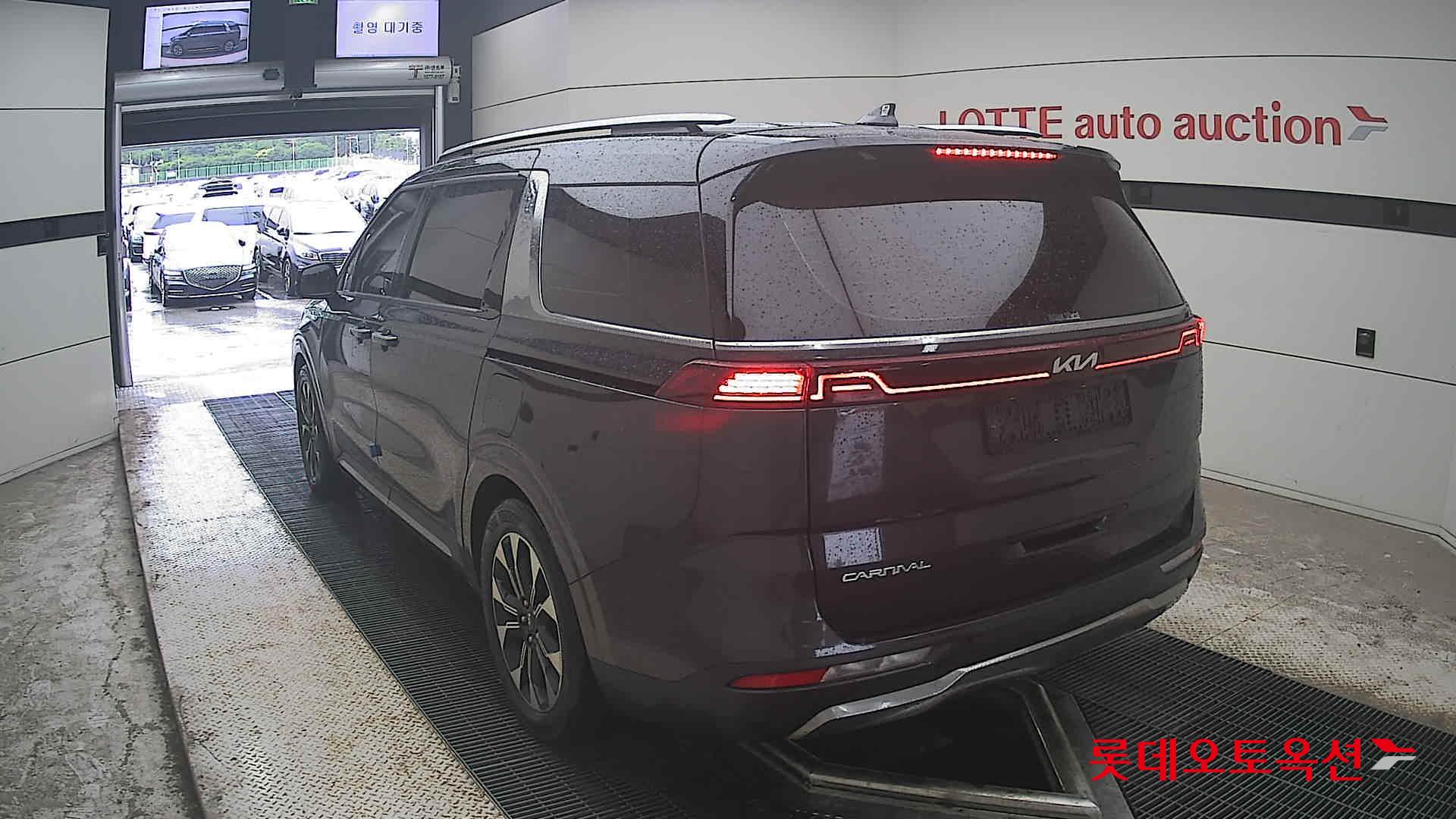 2023 - kia carnival