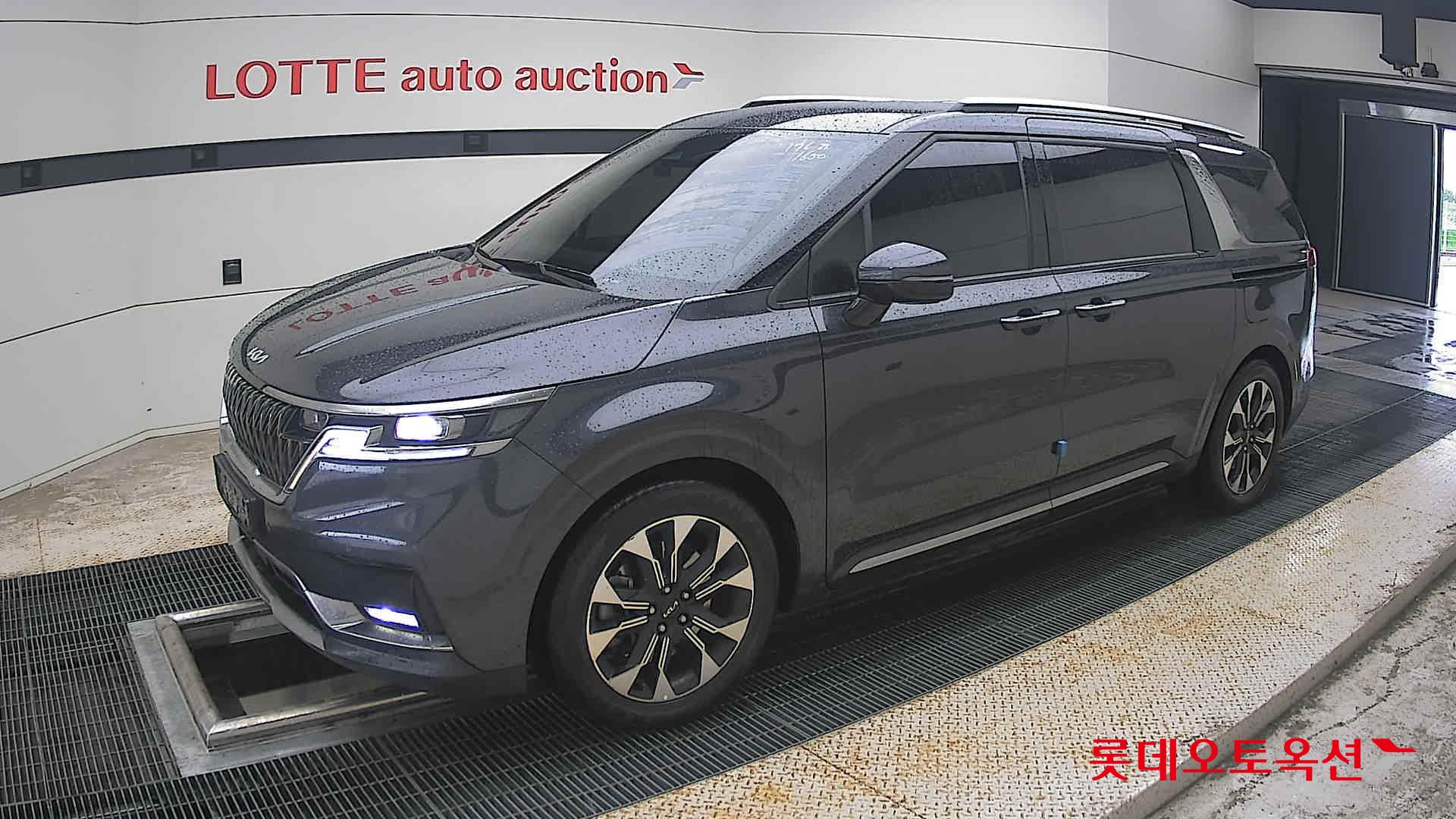 2023 - kia carnival