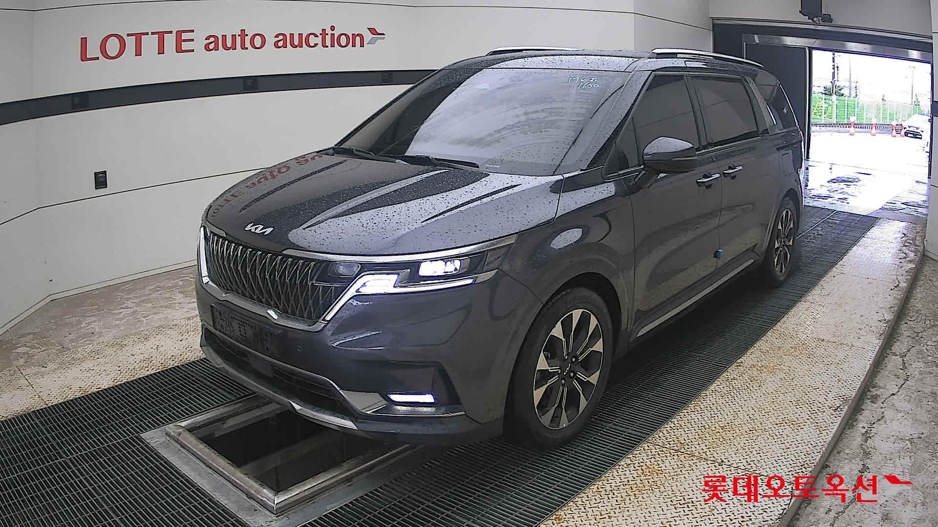 2023 - kia carnival