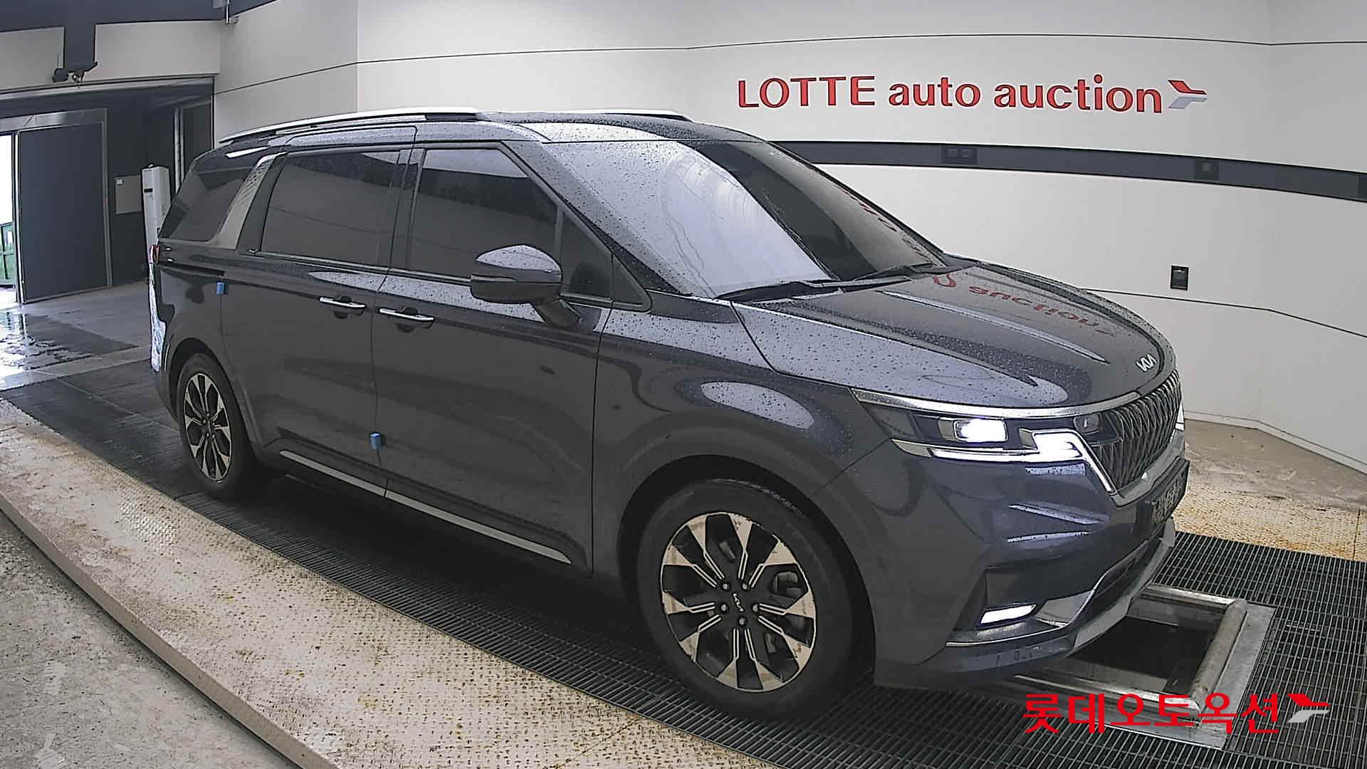 2023 - kia carnival