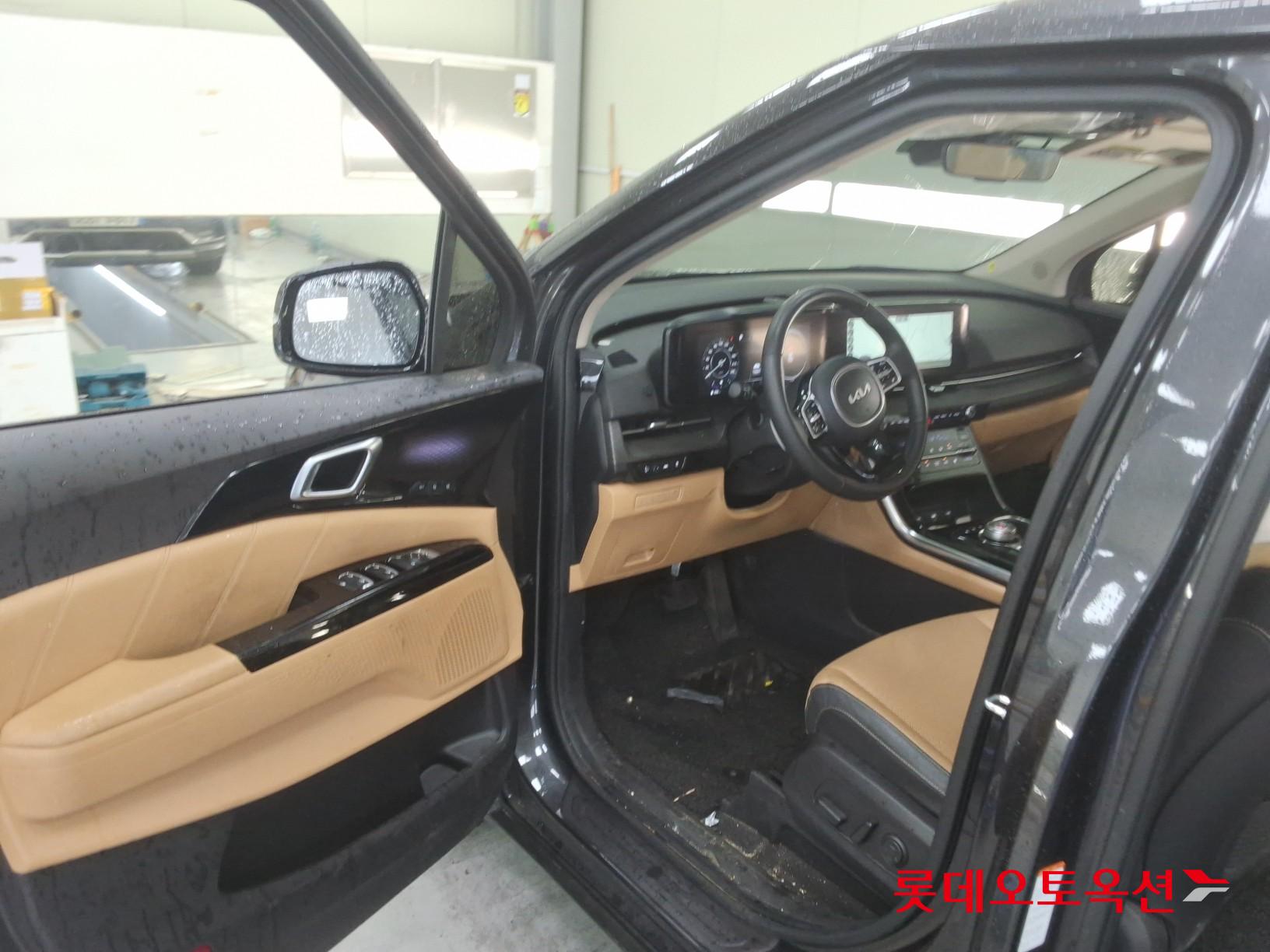 2023 - kia carnival