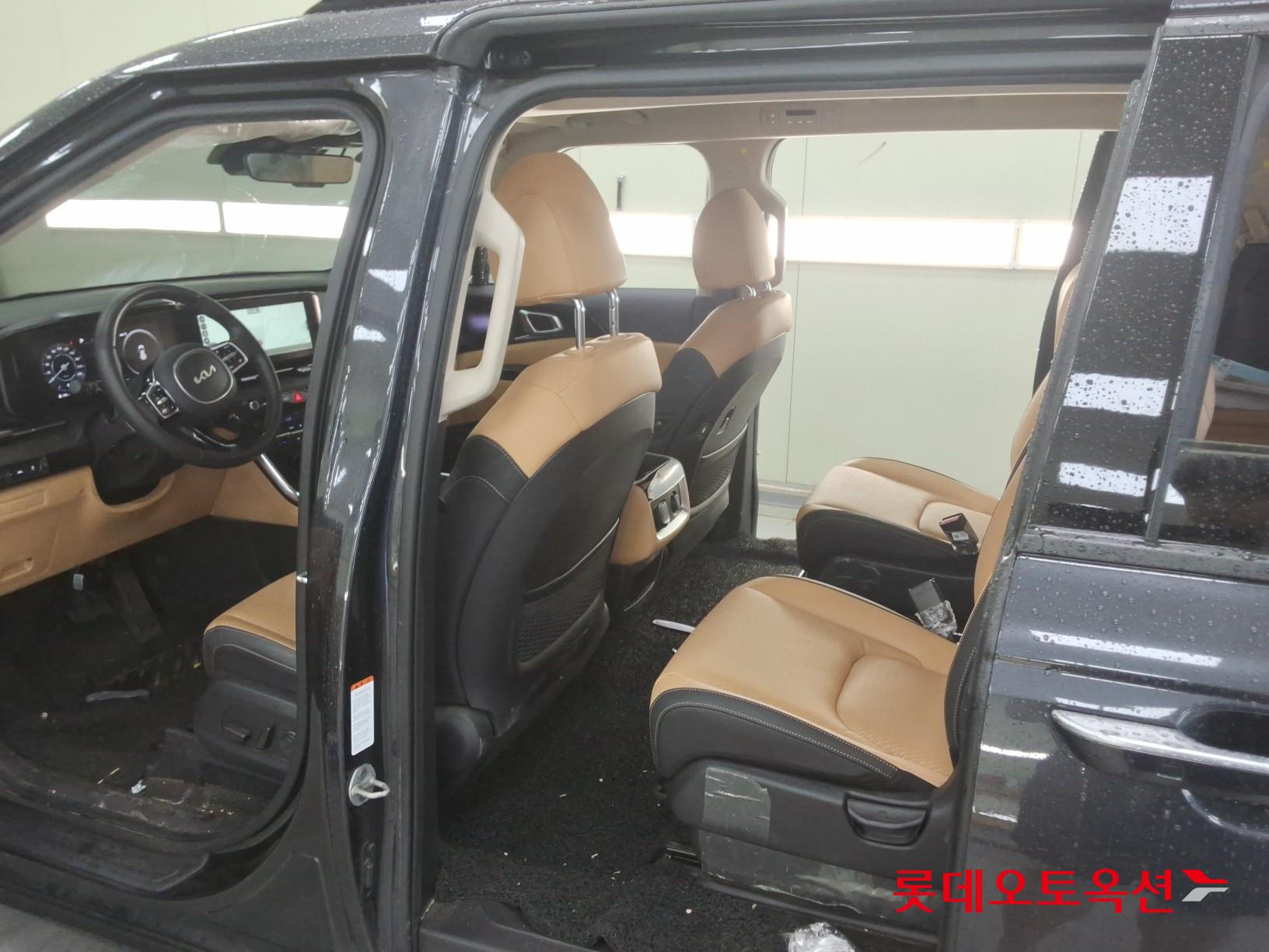 2023 - kia carnival