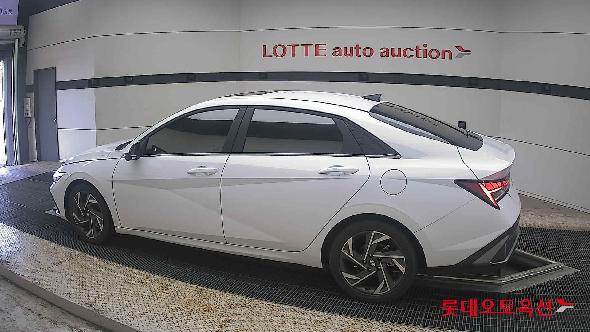 2025 - hyundai avante