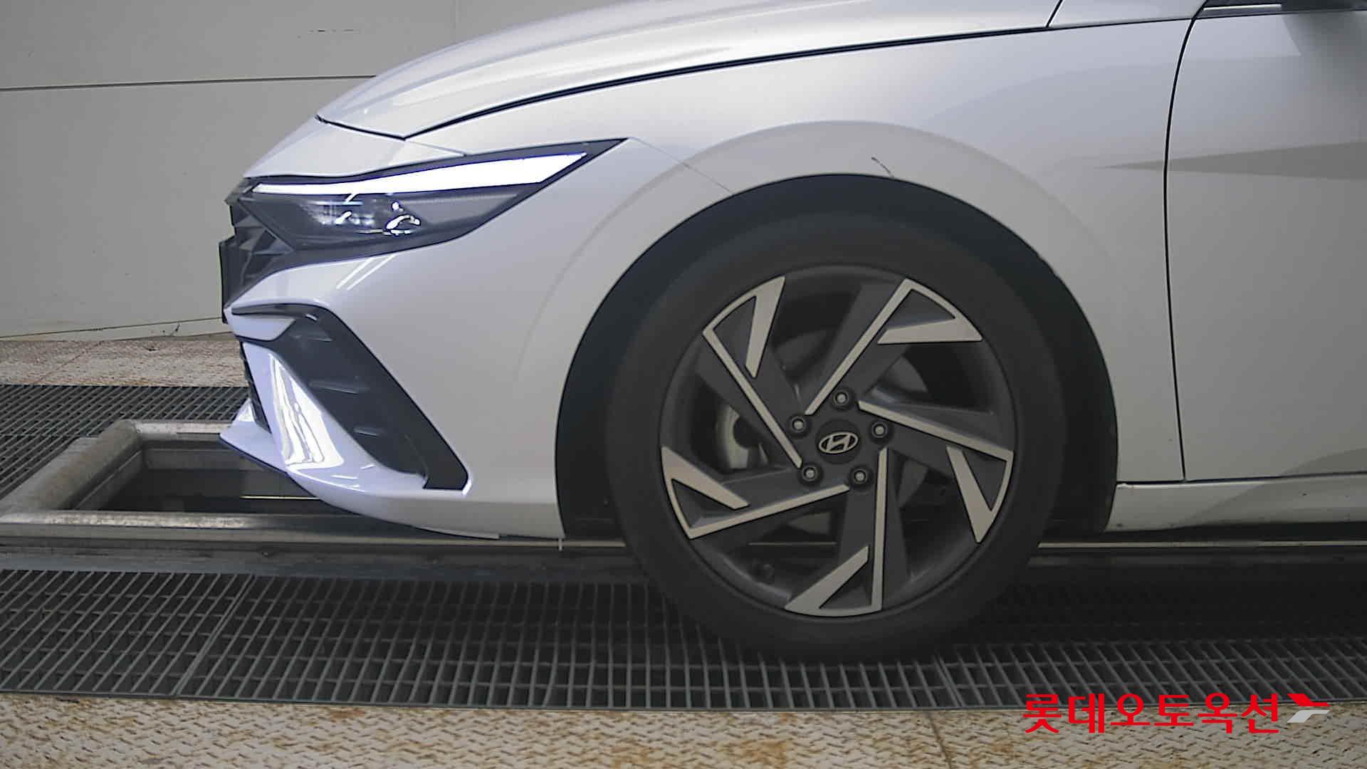 2025 - hyundai avante