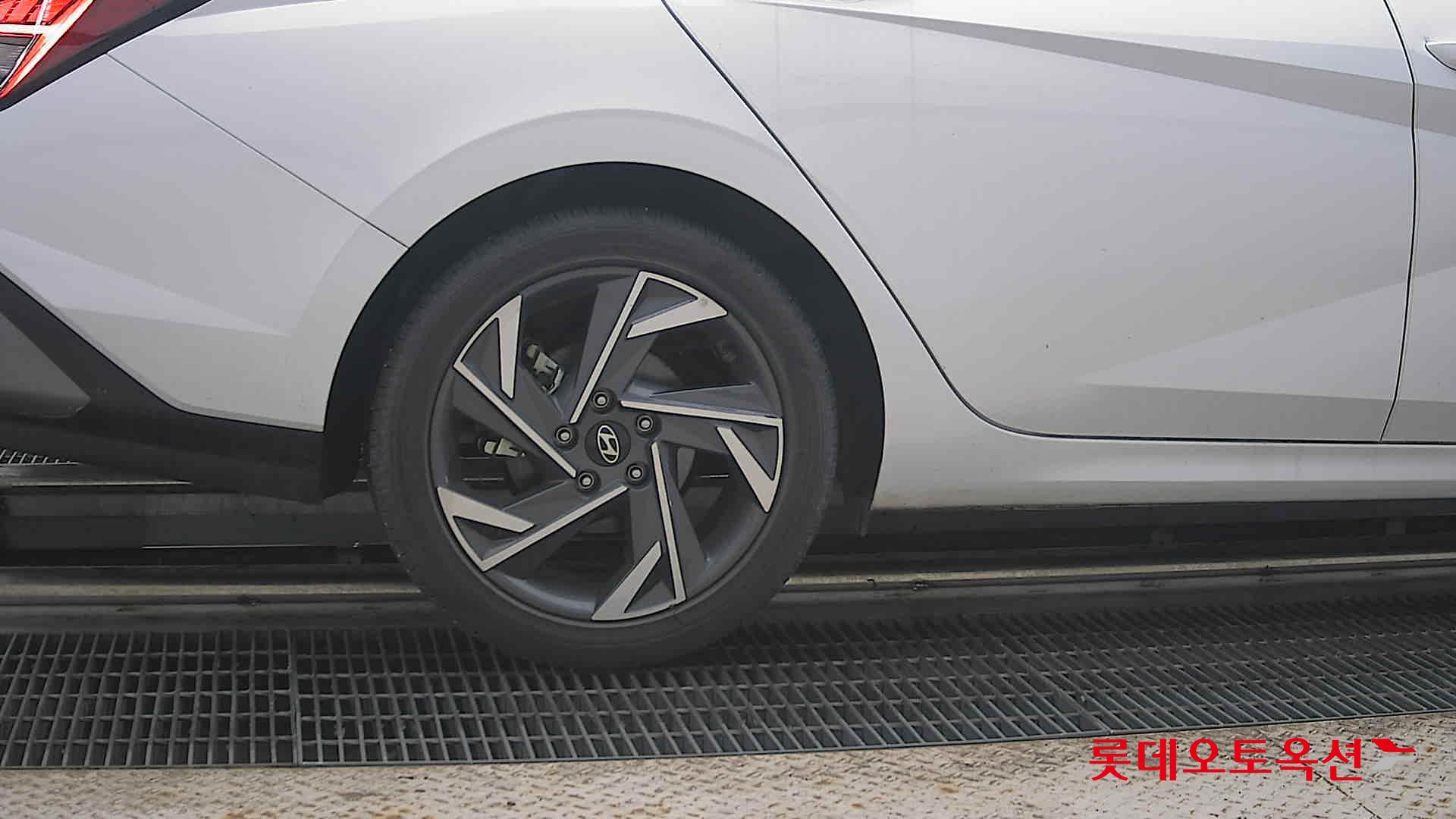 2025 - hyundai avante