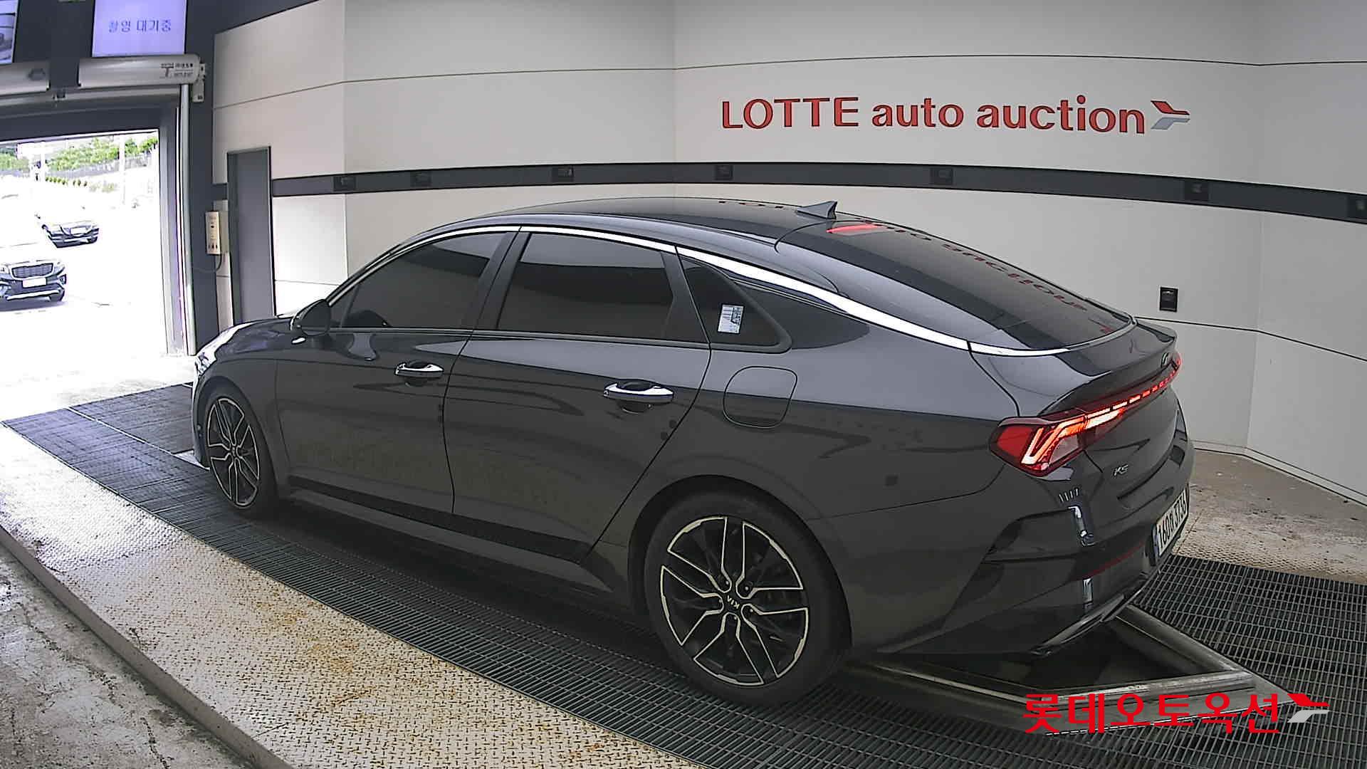2021 - kia k5