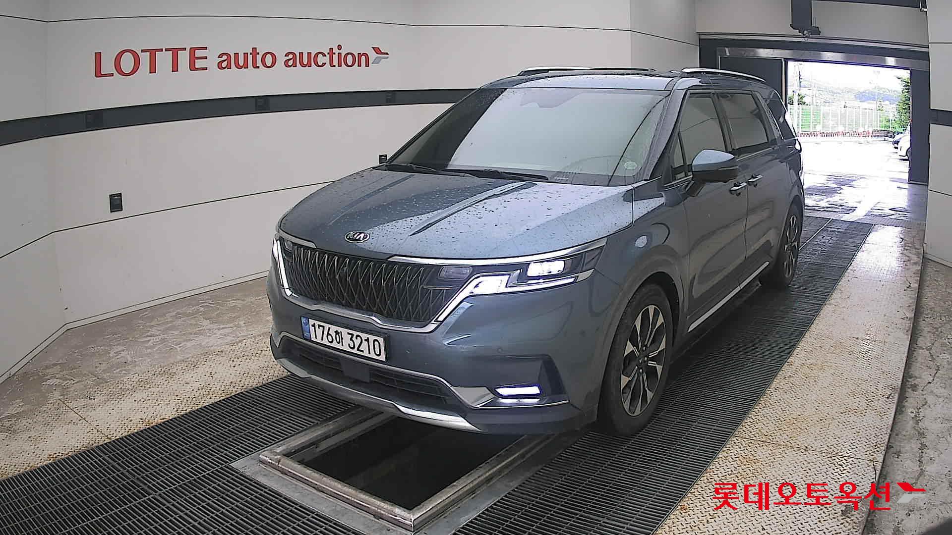 2021 - kia carnival