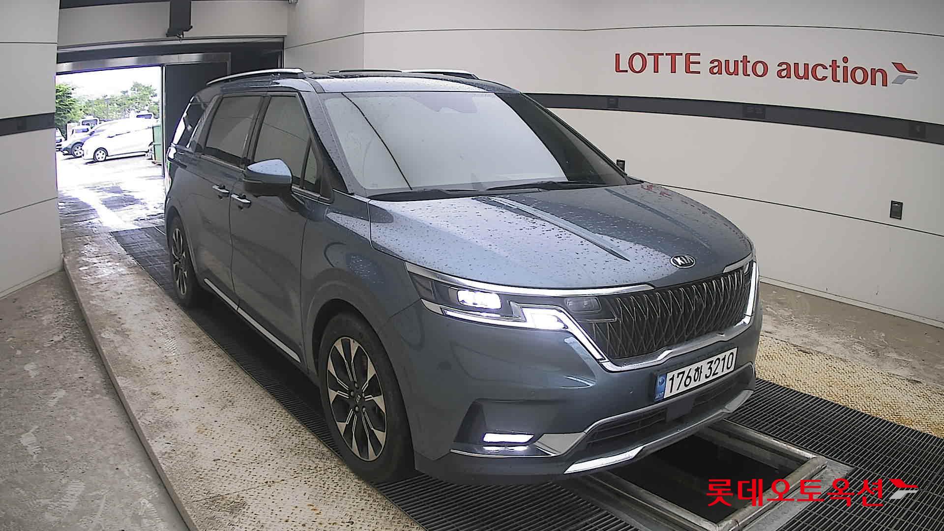 2021 - kia carnival