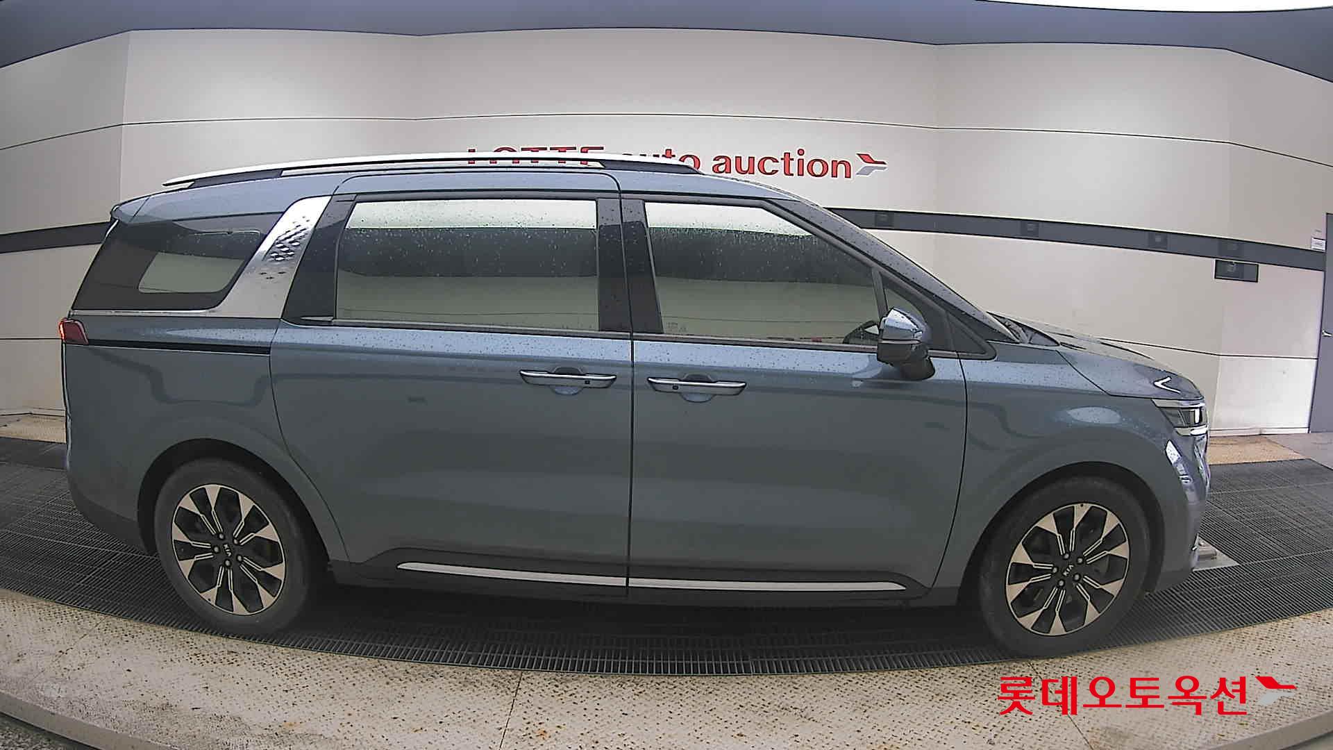 2021 - kia carnival