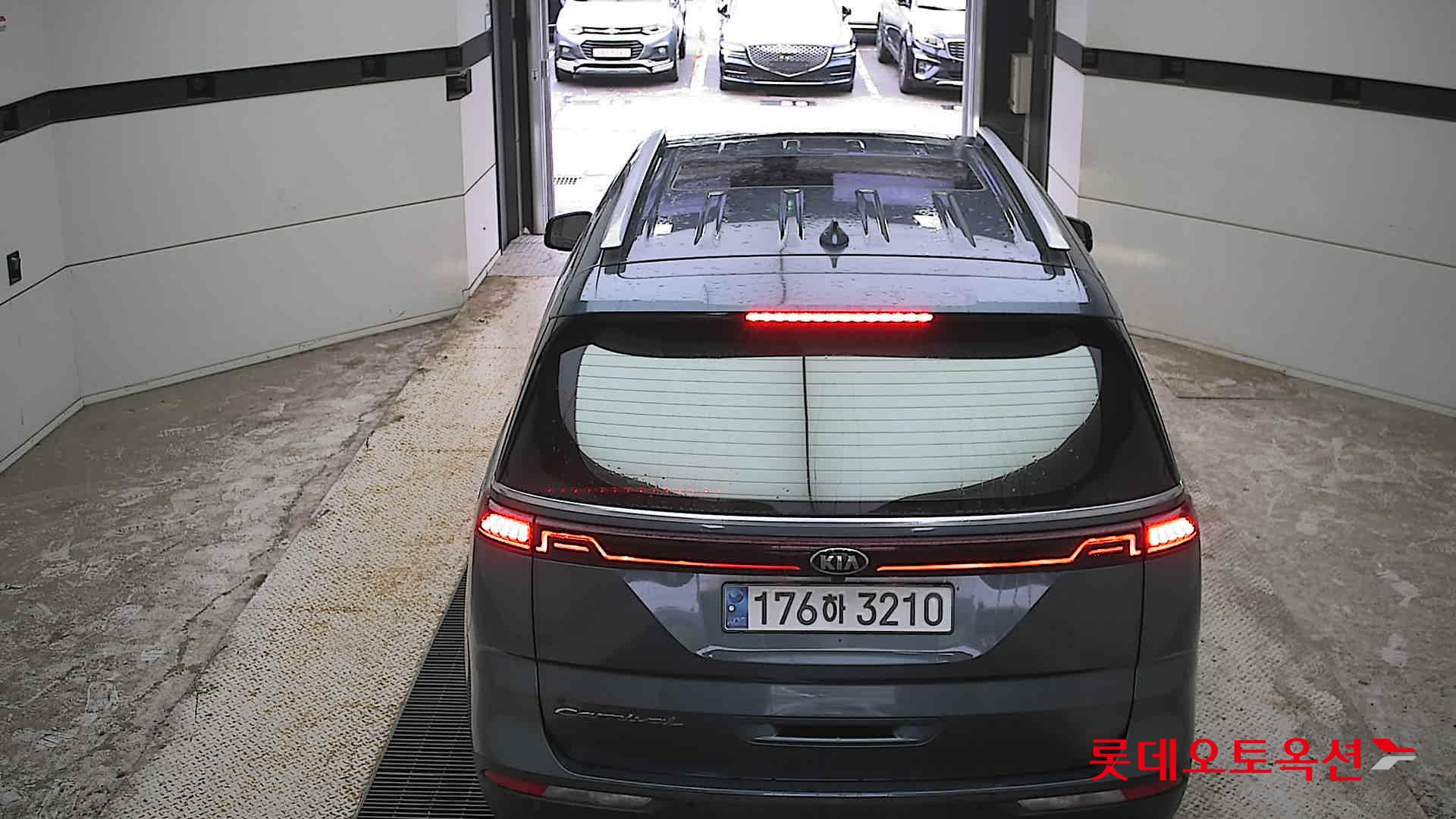 2021 - kia carnival