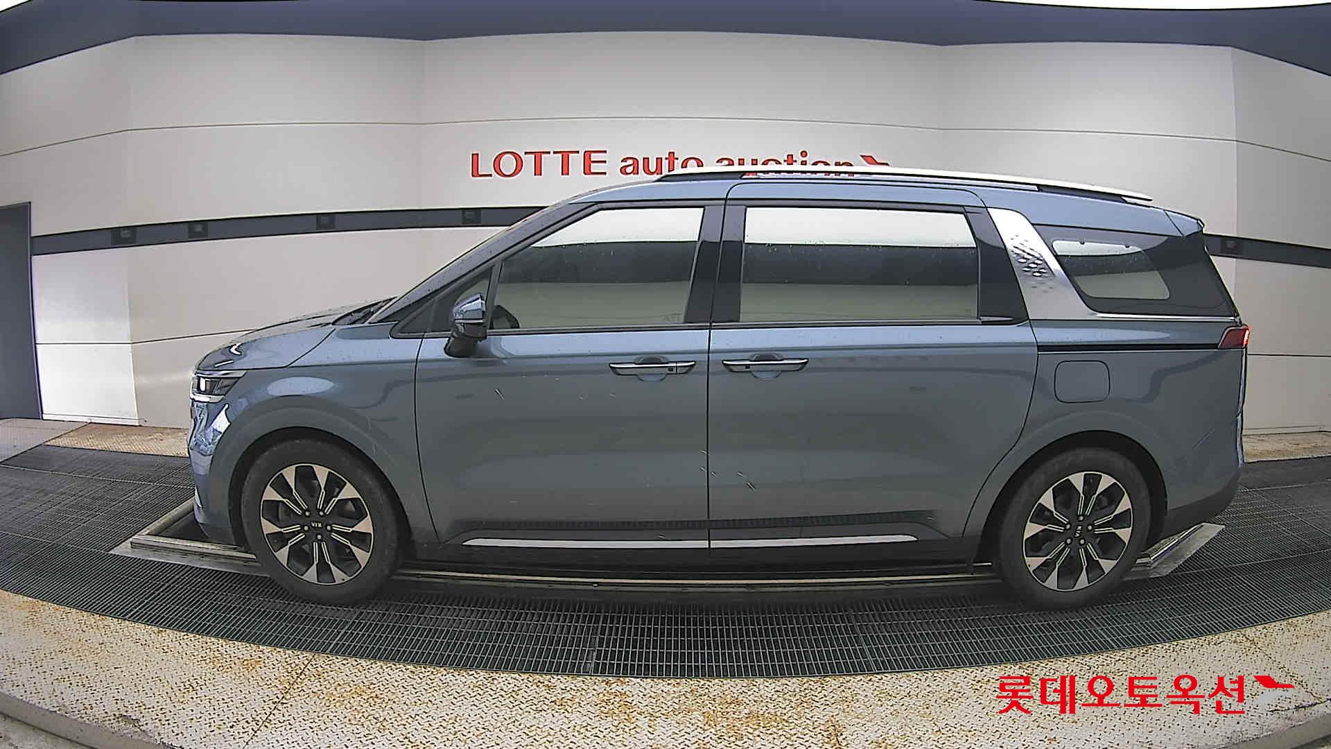 2021 - kia carnival