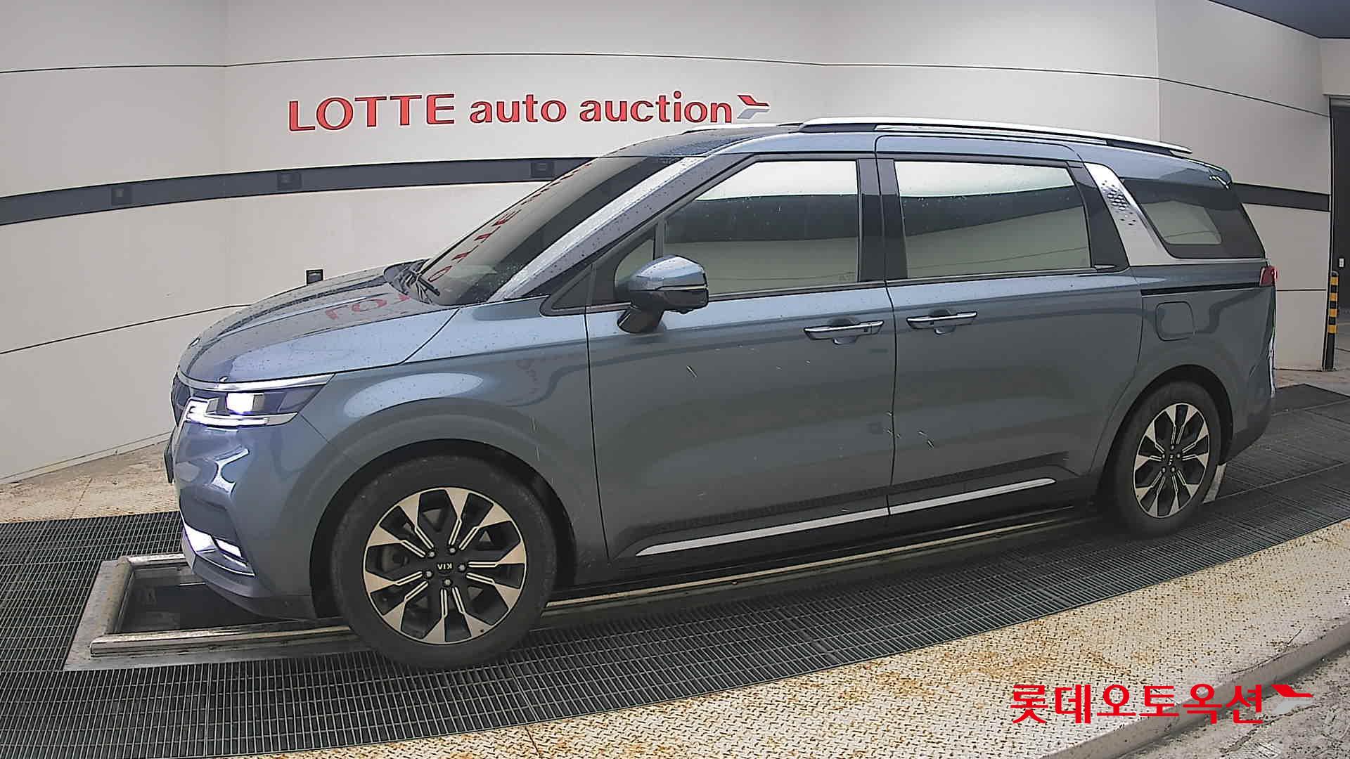 2021 - kia carnival