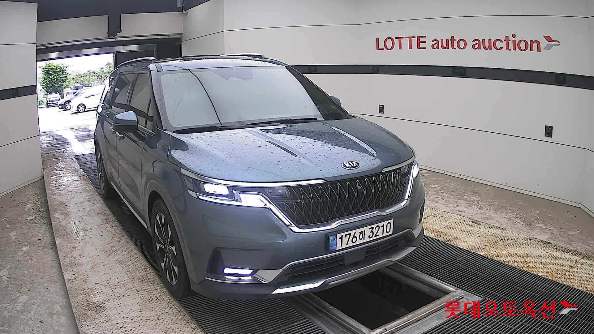 2021 - kia carnival