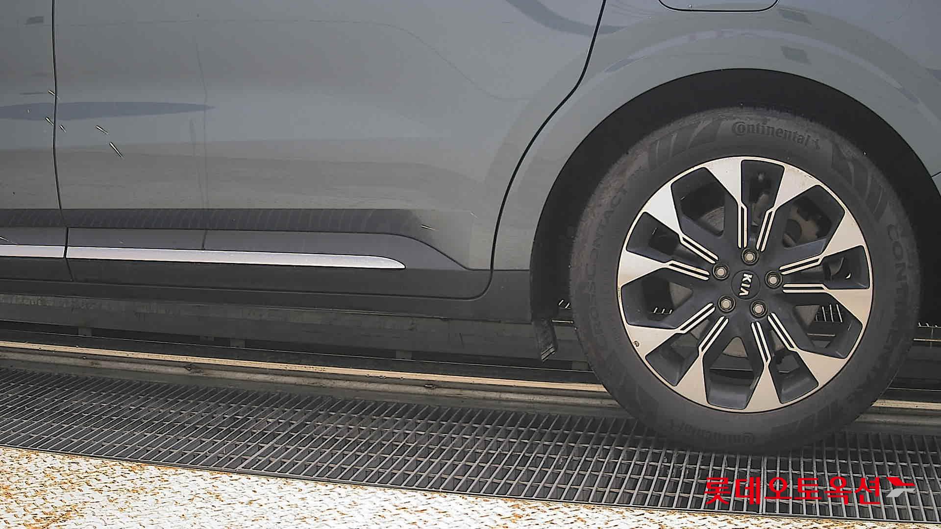 2021 - kia carnival
