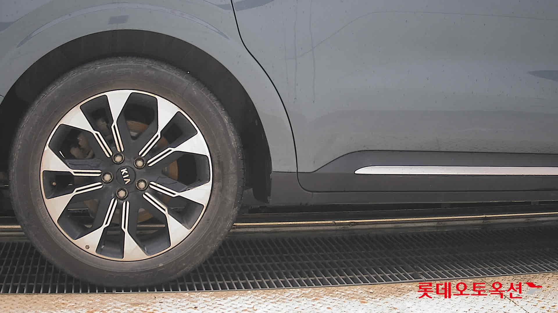 2021 - kia carnival