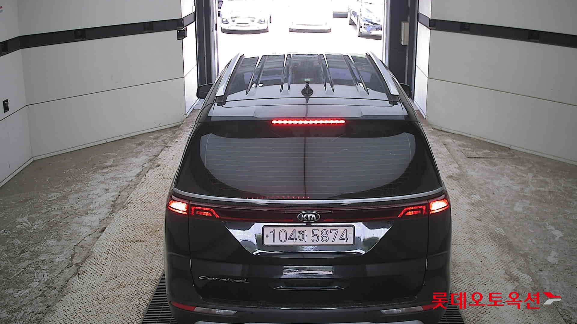 2021 - kia carnival