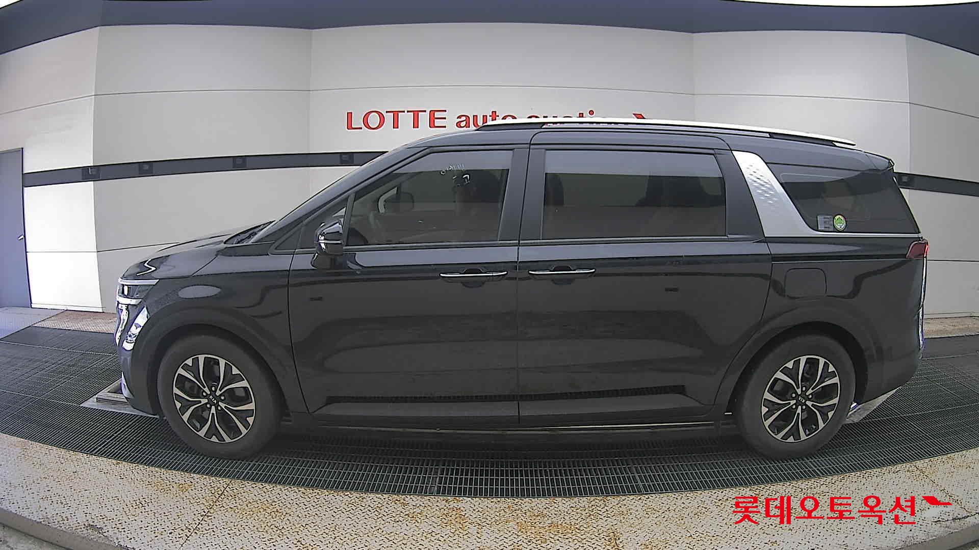 2021 - kia carnival