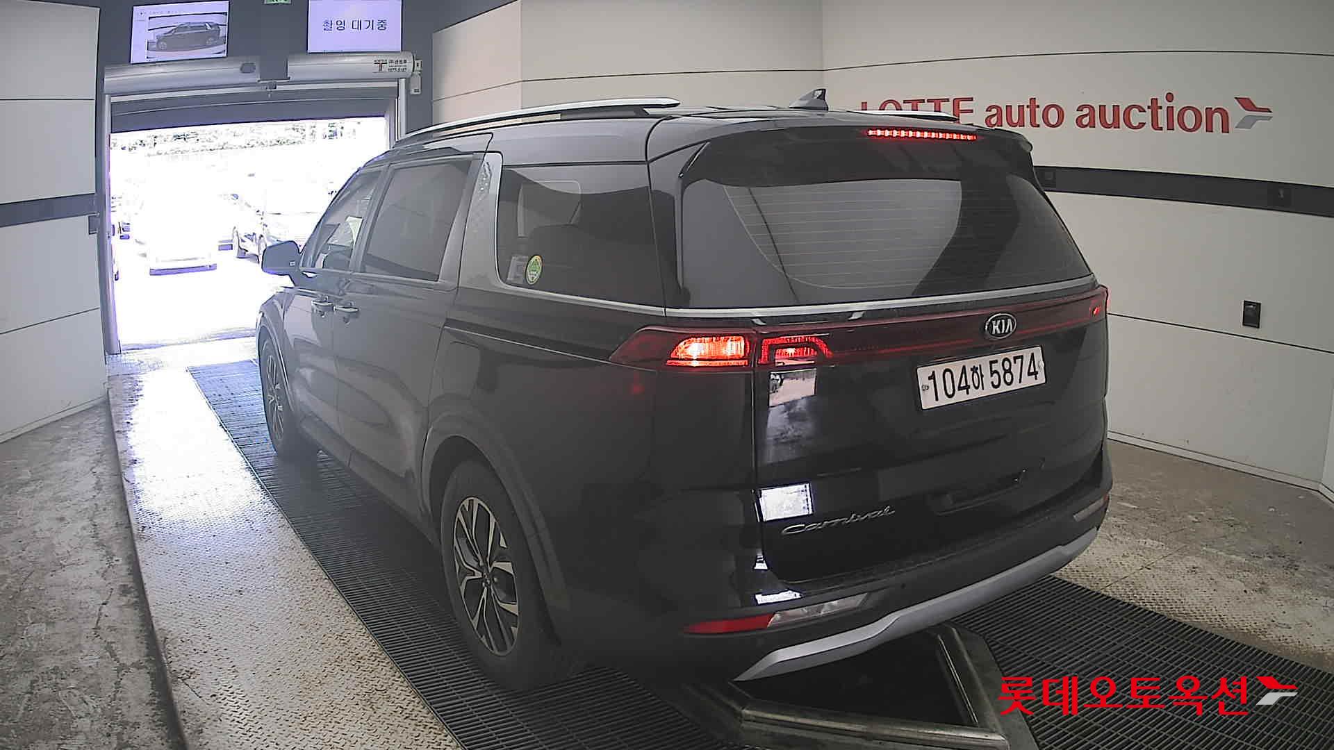 2021 - kia carnival