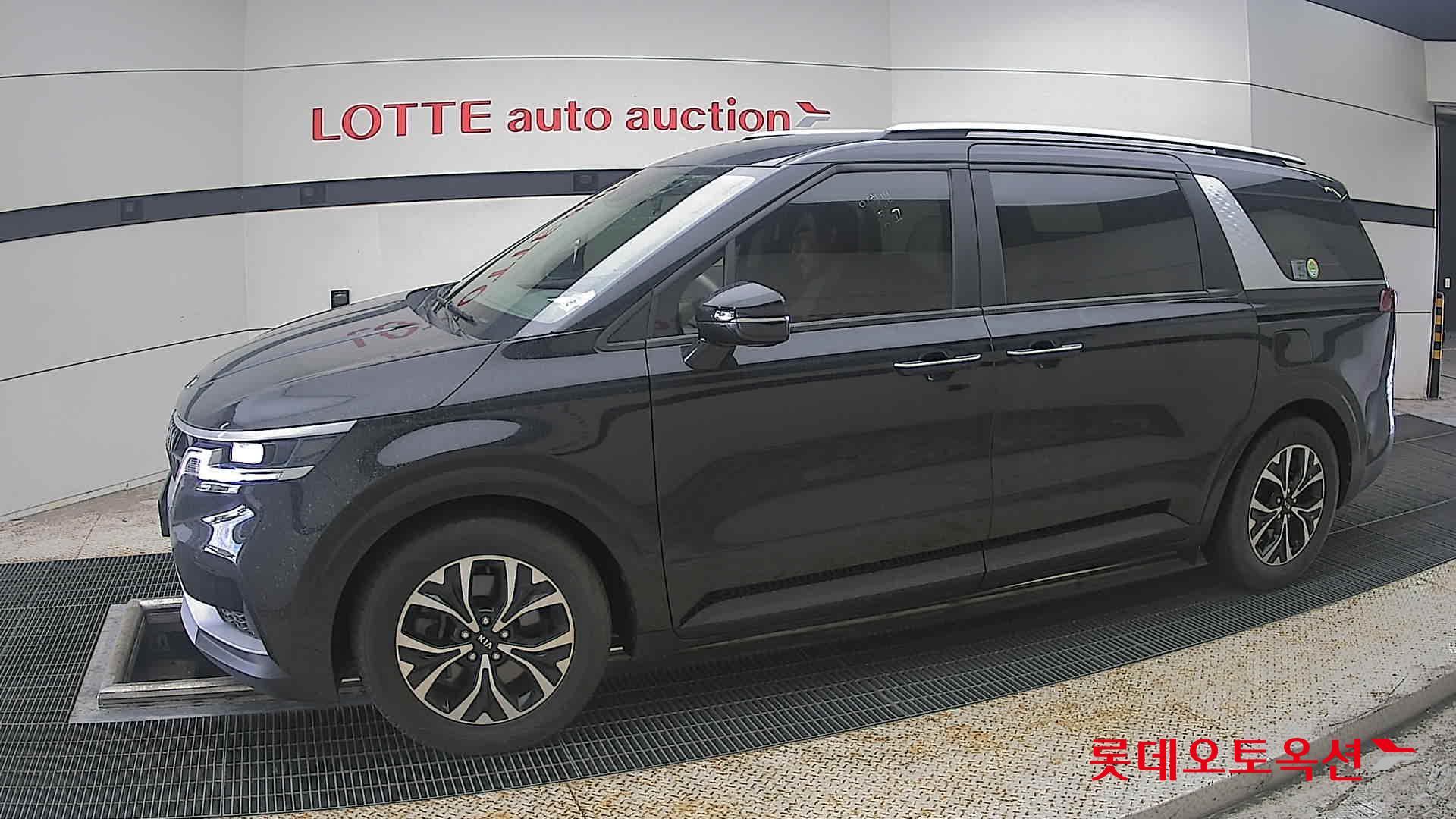 2021 - kia carnival
