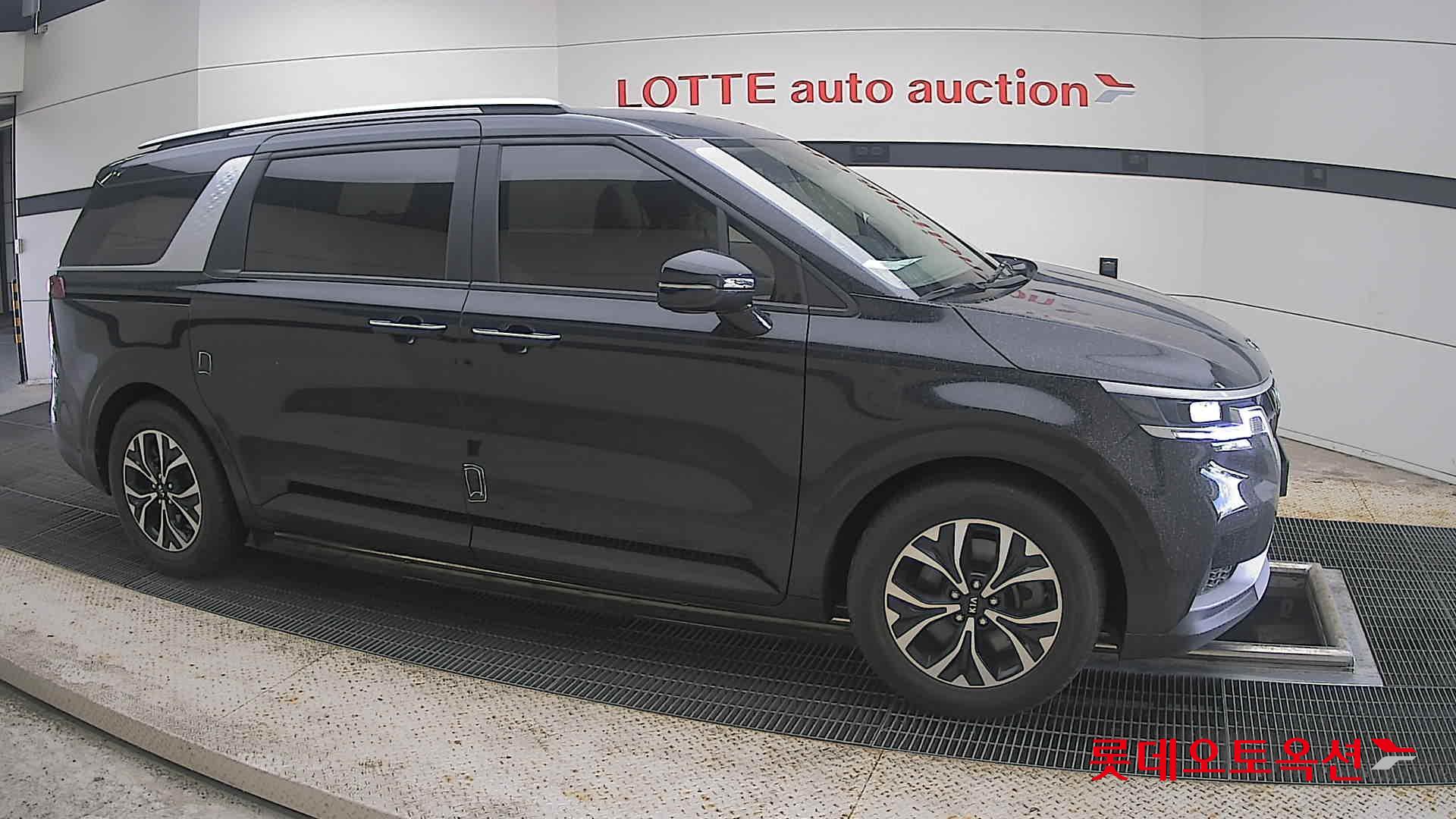 2021 - kia carnival
