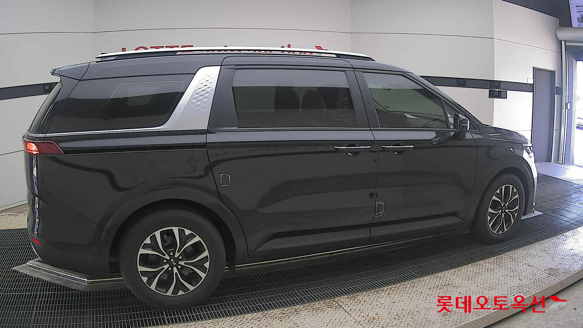 2021 - kia carnival